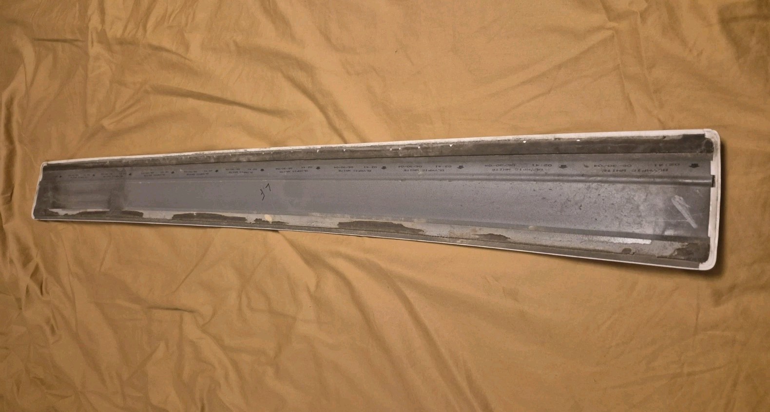 03-07 SILVERADO OEM Front Left Door Trim Rubber Body Side Molding SILVER BIRCH