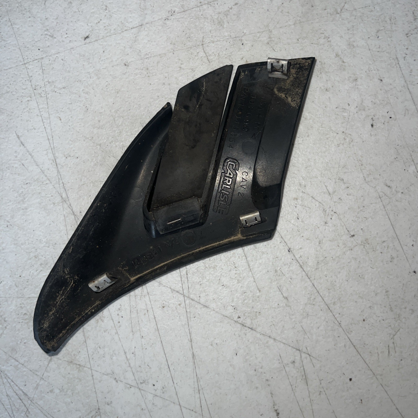 99-06 Chevy Tahoe Denali Escalade – RH Cowl Trim Antenna Delete OEM Passenger