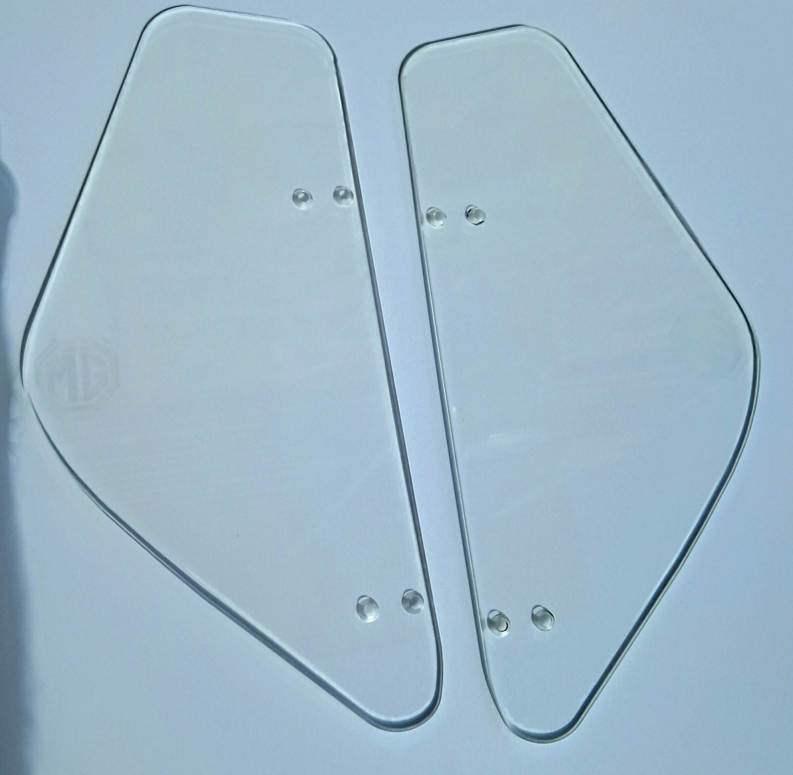 MG MGA 1955-1962 REPLACEMENT WIND WING SET *CLEAR WITH ENGRAVED MG LOGO*