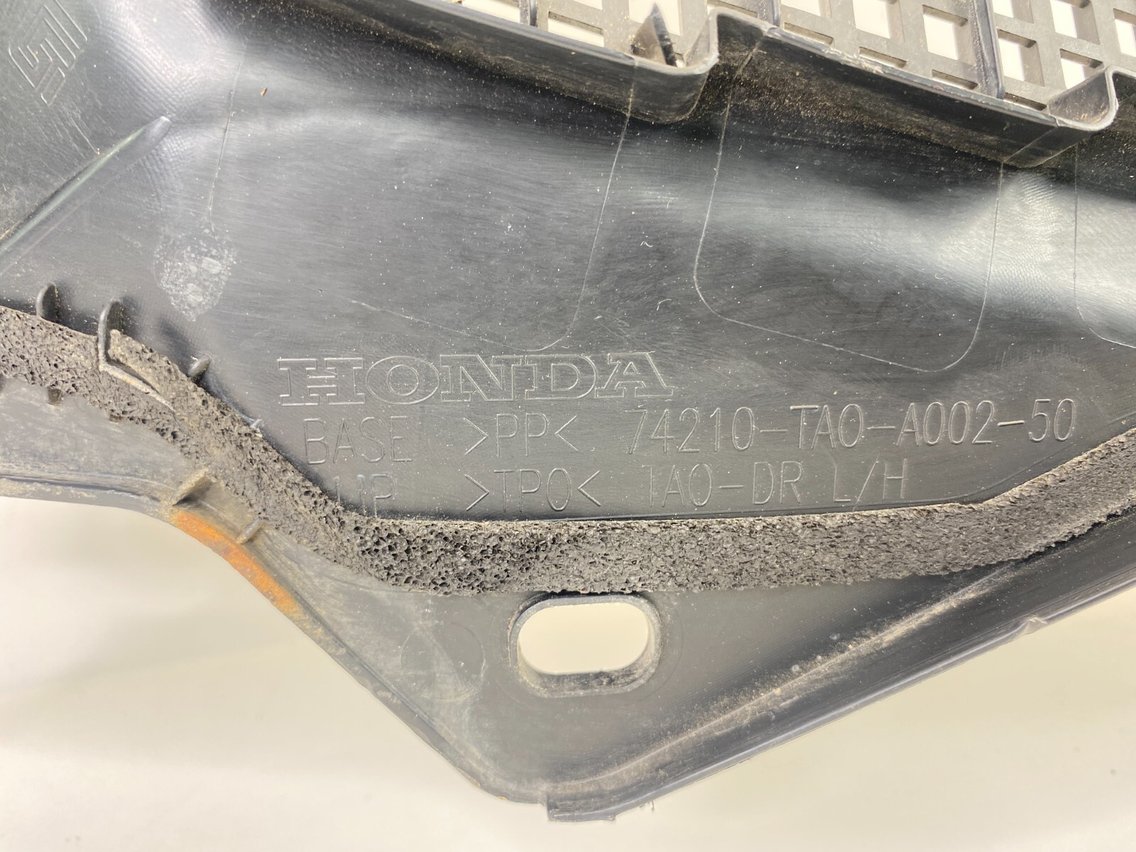 2008-2012 HONDA ACCORD FRONT WINDSHIELD COWL PANEL GRILLE 74210-TA0-A002 OEM