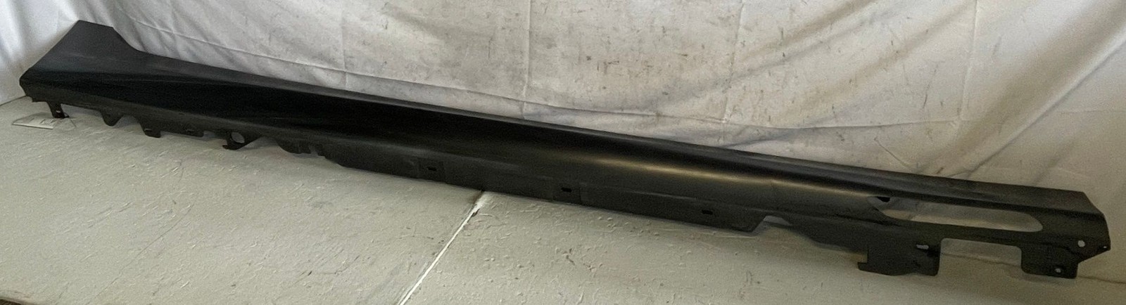 19-25 BMW 330I xDRIVE M440i G20 FRONT RIGHT SKIRT ROCKER PANEL MOLDING # 110303