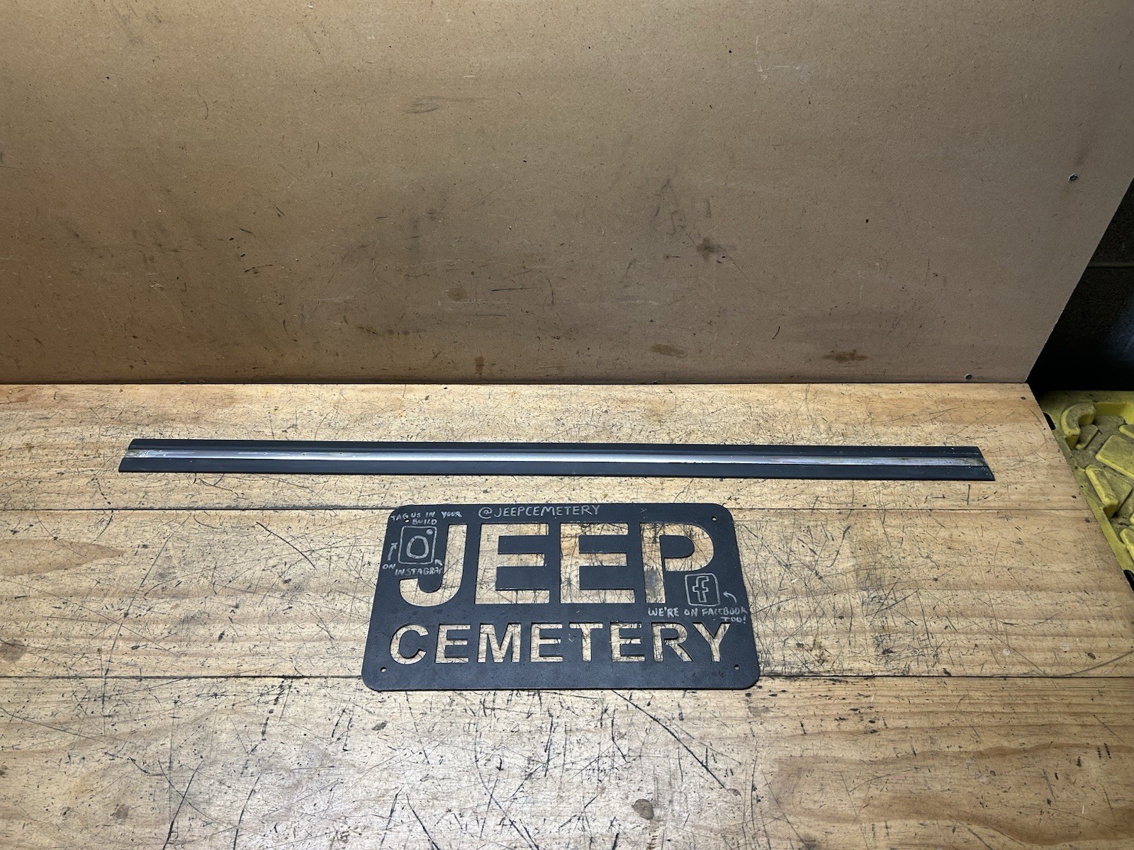 84-96 Jeep Cherokee XJ 2 Door Chrome Body Molding Trim LH or RH Side Door OEM