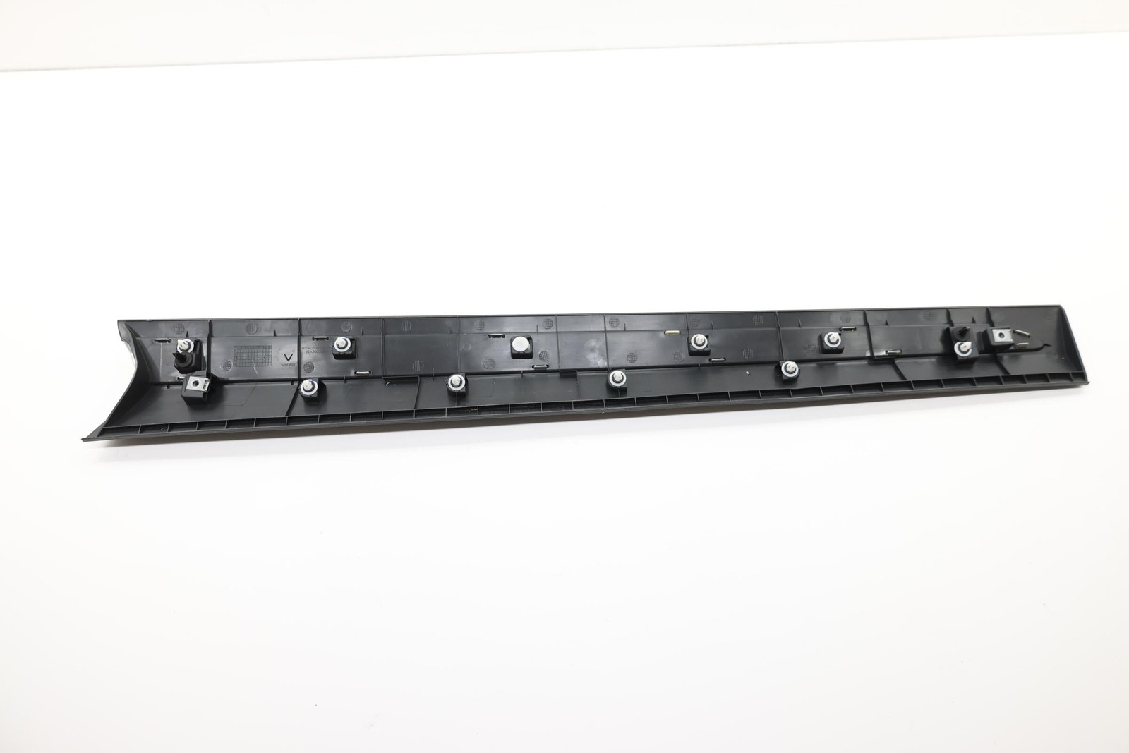 2023-2026 VINFAST VF 8 FRONT LEFT SIDE DOOR LOWER MOLDING COVER OEM BEX30032511