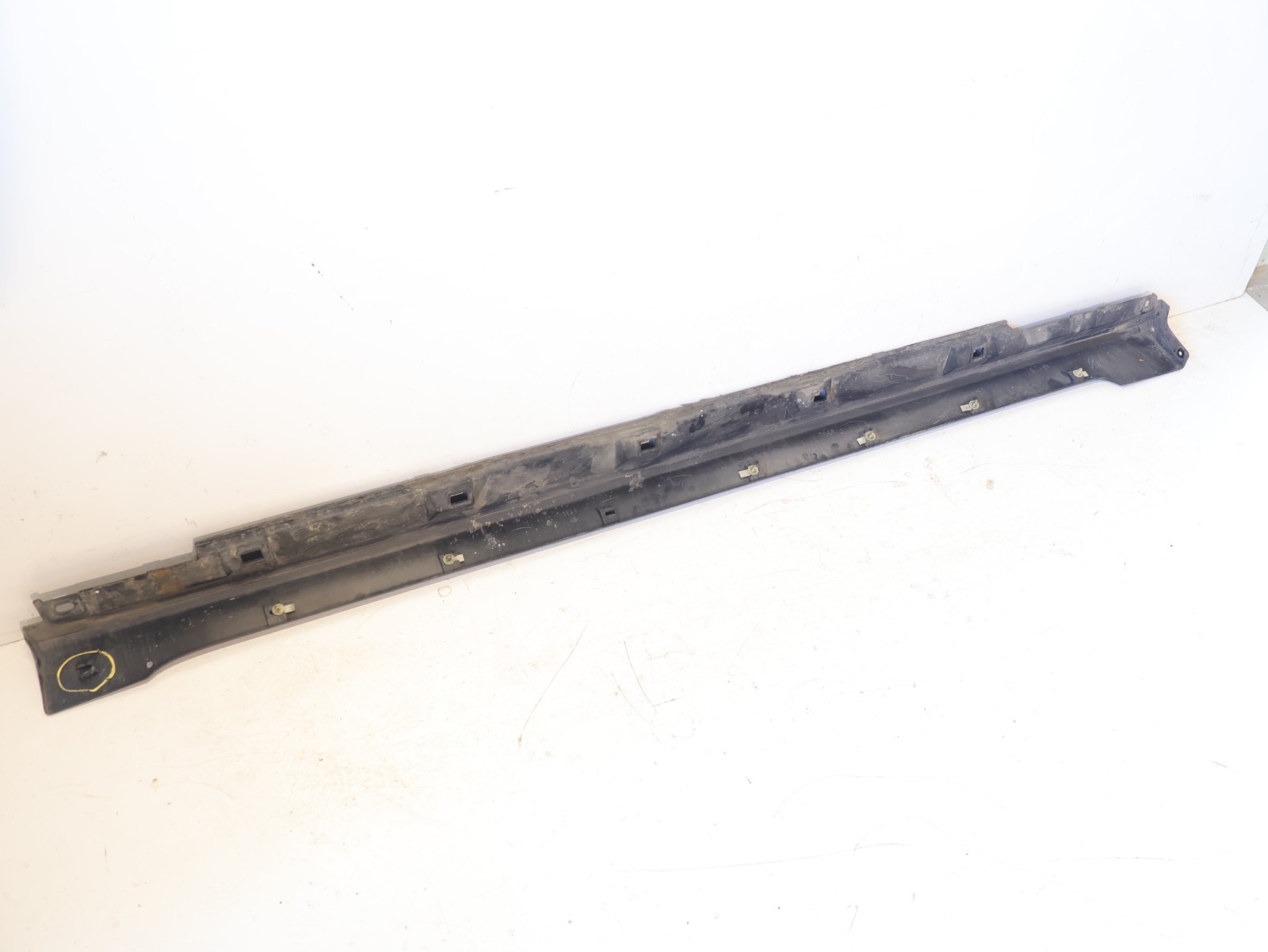 2012-2016 Subaru Impreza 2.0L Wagon Passenger Side Skirt Bottom Rocker RH OEM