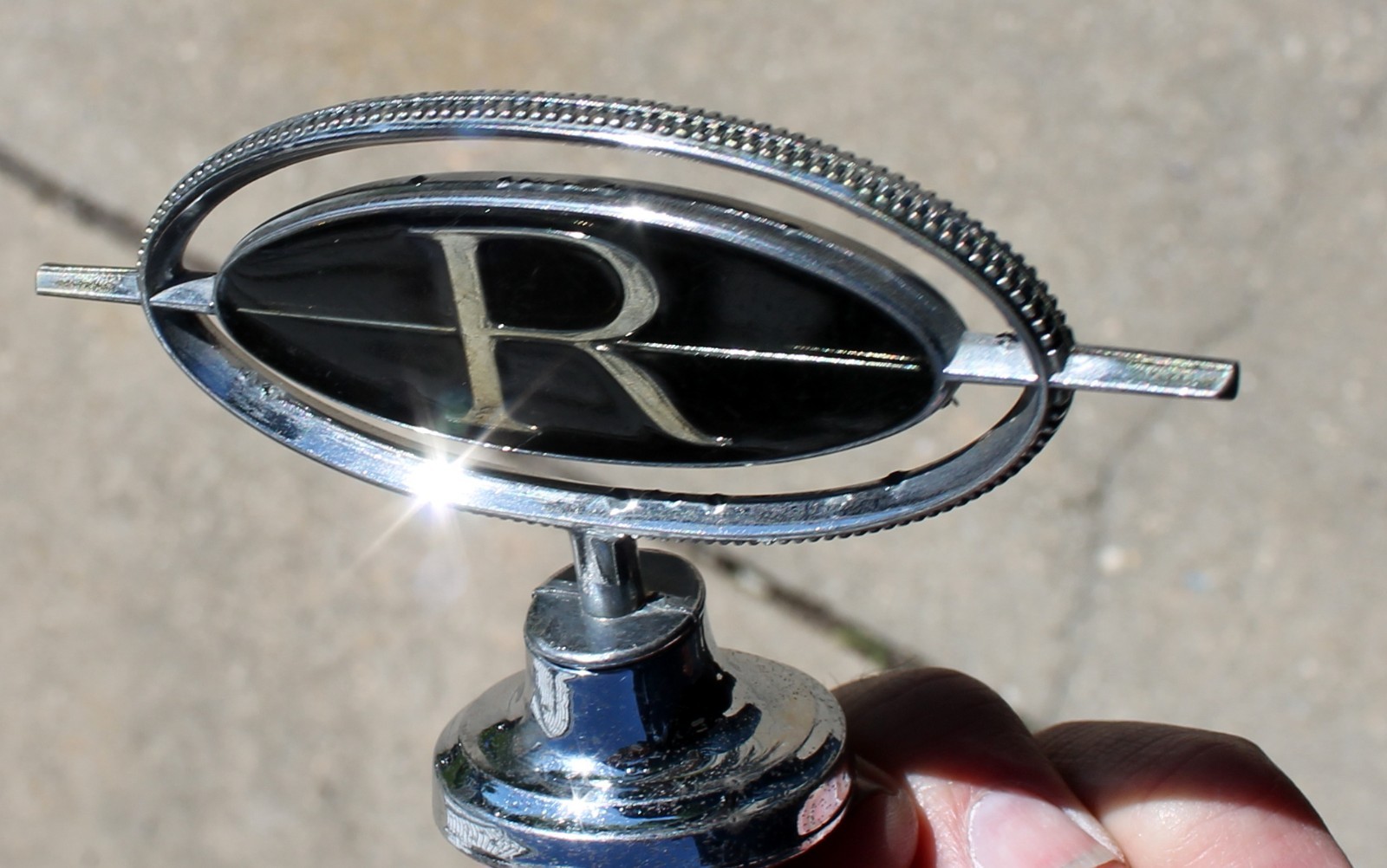 1979 1980 1981 1982 1983 1984 1985 BUICK RIVIERA HOOD ORNAMENT EMBLEM 1261311 OE