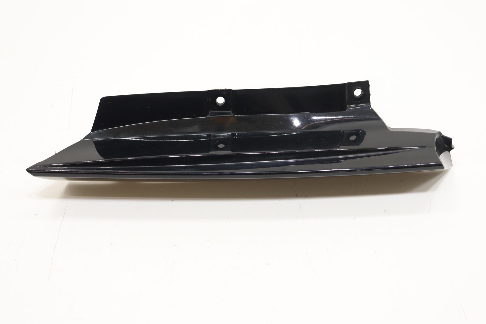 2022 – 2026 NISSAN PATHFINDER REAR LIFTGATE RIGHT WINGLET MOLDING OEM 960326TA0A