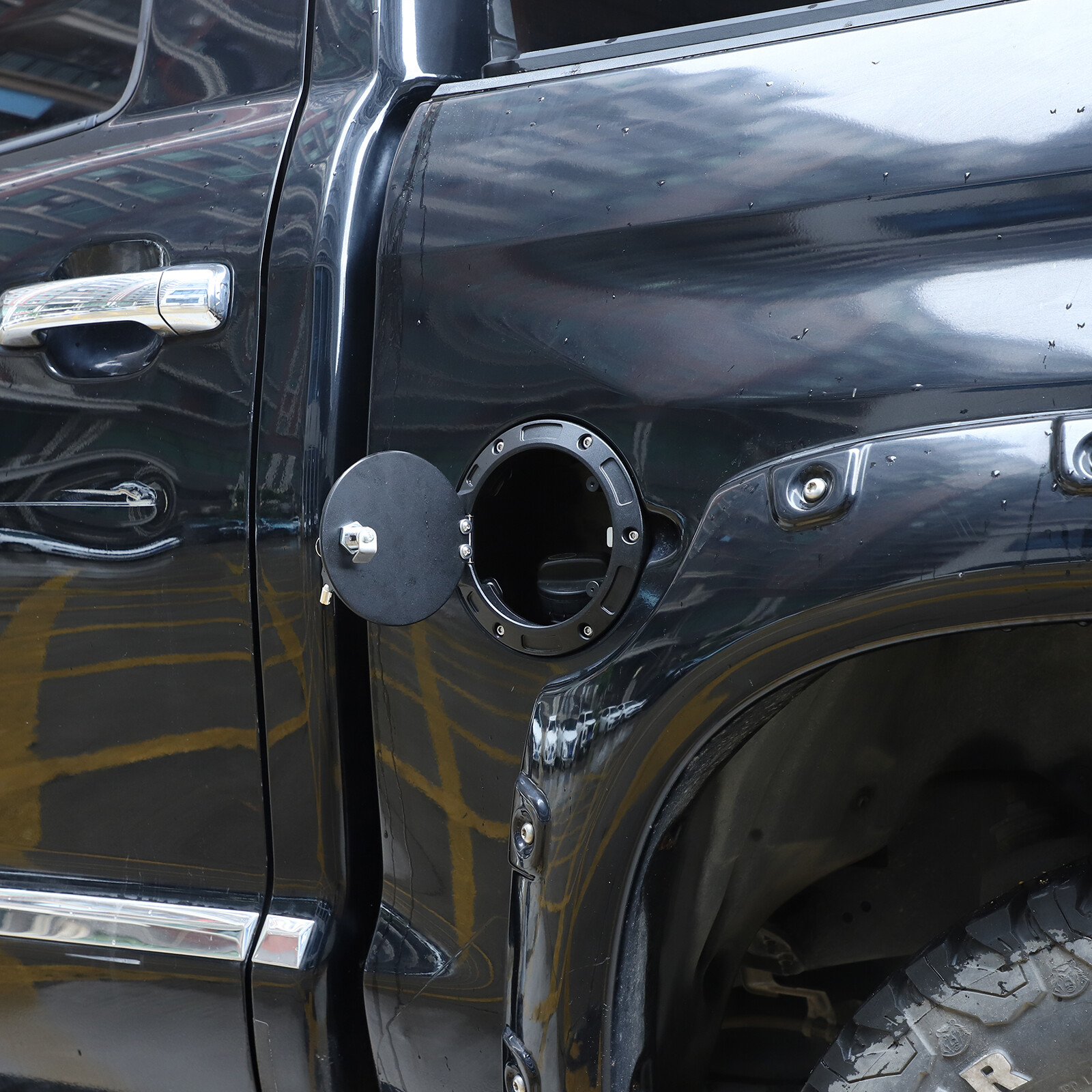 Locking Fuel Door Black Gas Tank Cap Cover Lock Key For Toyota Tundra 2007-2021