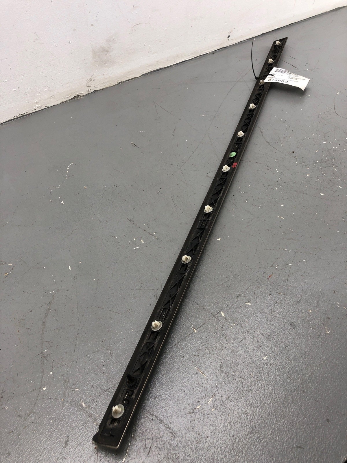 2016-2019 Bmw M760I Front Right Door Lower Moulding Trim Bronze 5113-7364352 Oem