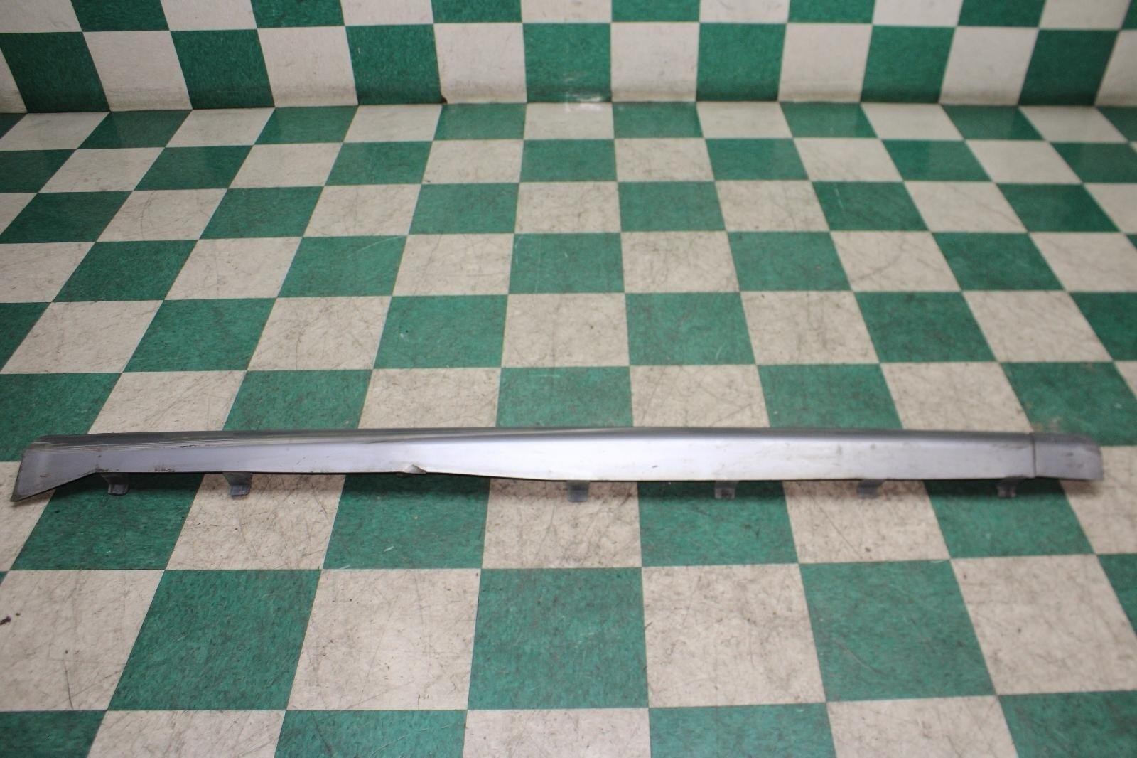 ⚠️DMG⚠️ 11-20 Caravan Silver Passenger Right RH Rocker Molding Side Skirt Panel