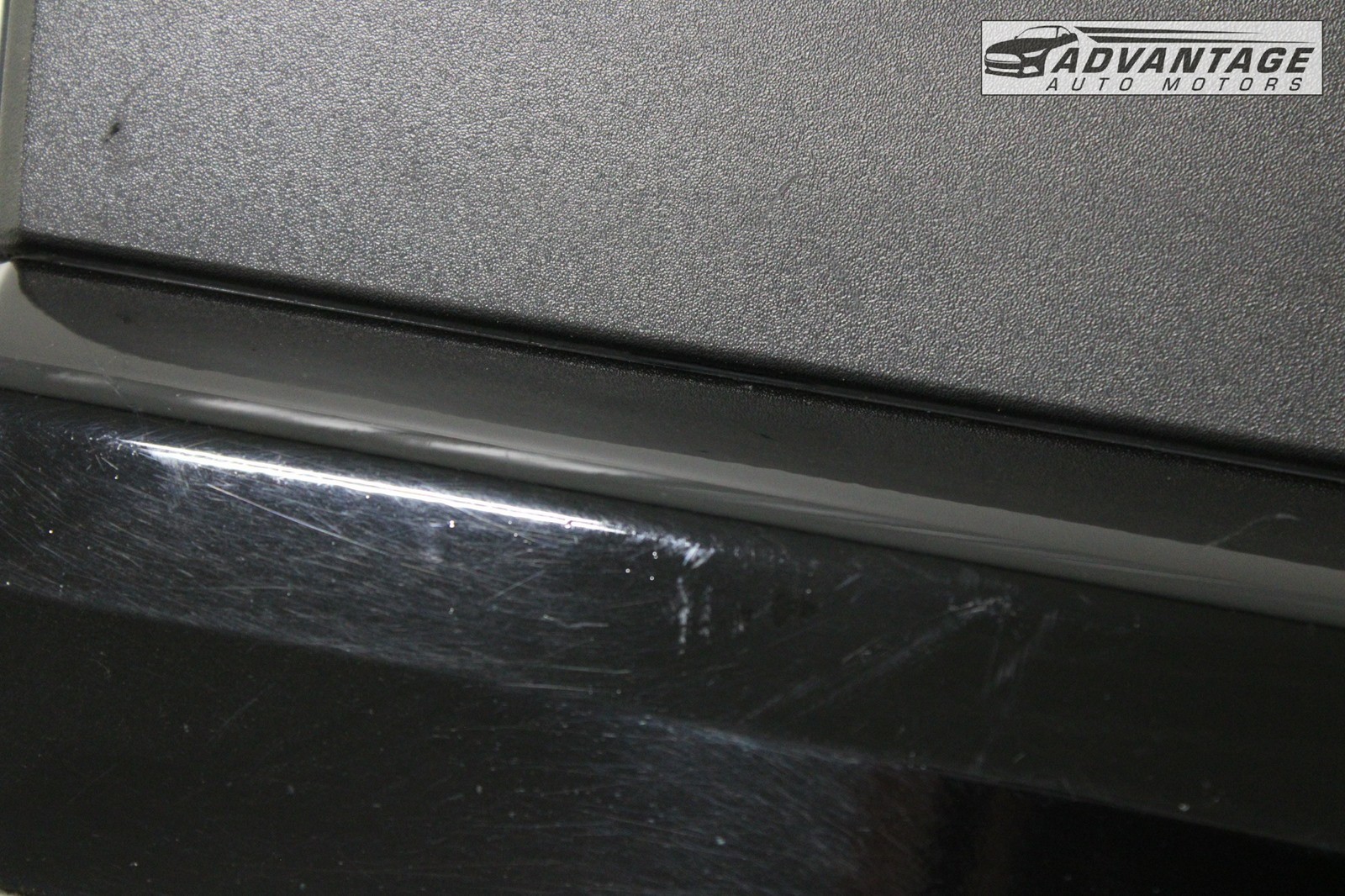 2019-2025 CADILLAC XT4 REAR LEFT SIDE DOOR LOWER MOLDING COVER TRIM OEM