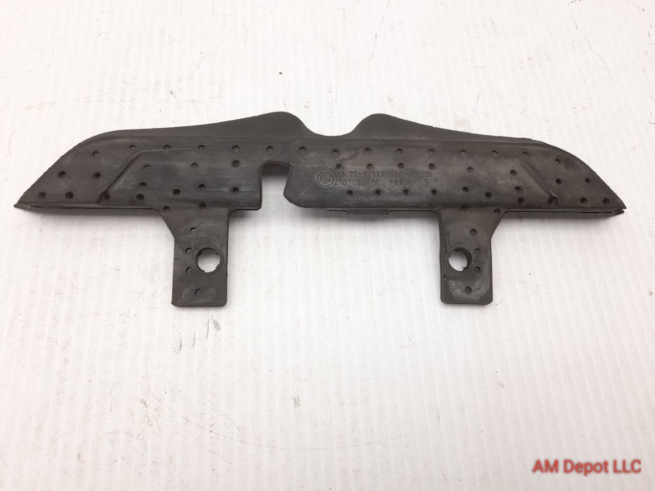 2008 BMW 335i 335xi 328xi 328i E92 E93 Coupe Hood Catch Seal Gasket 51717177880