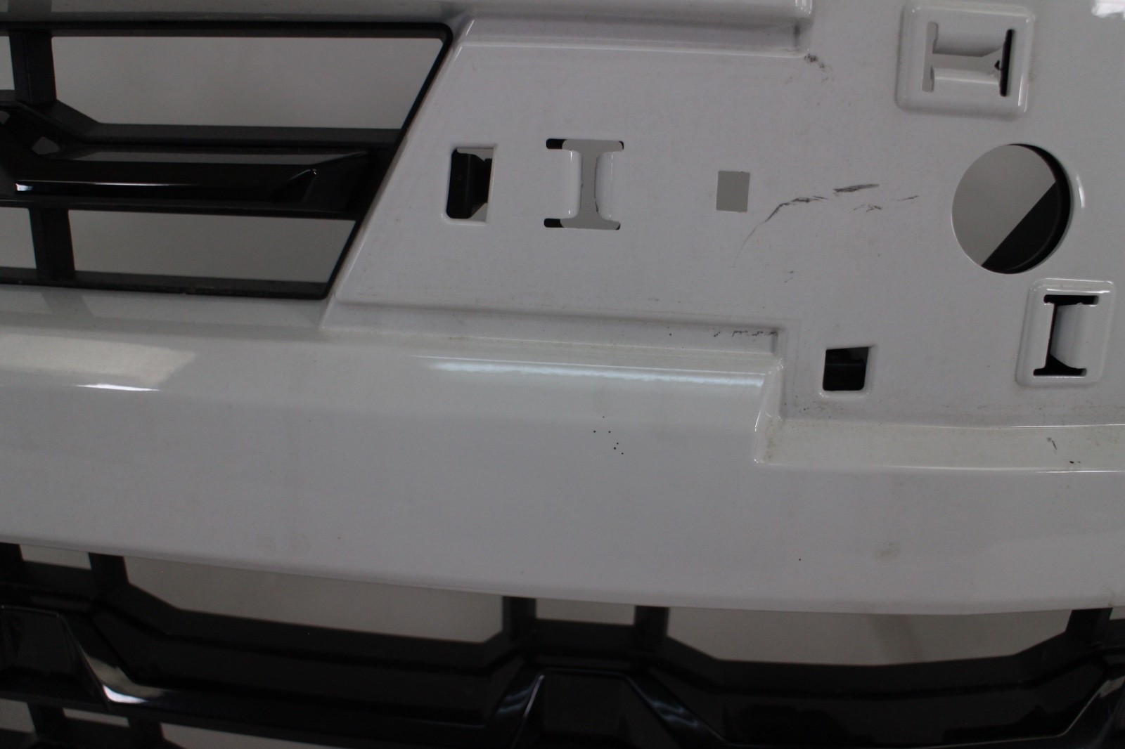 OEM front bumper upper grille Summit White for 2022- 2026 Chevy Silverado 1500