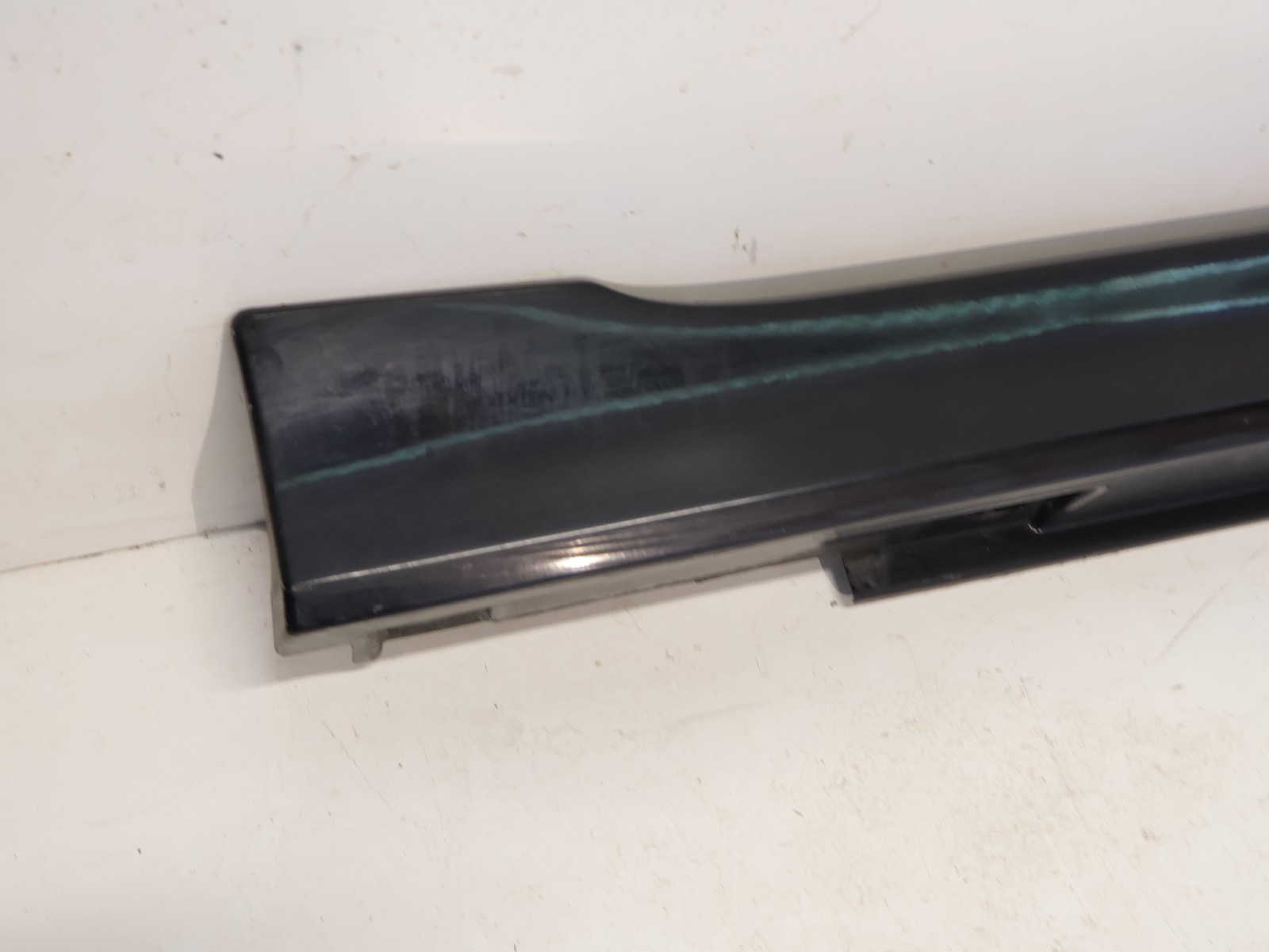 2012-2016 Subaru Impreza 2.0L Wagon Passenger Side Skirt Bottom Rocker RH OEM