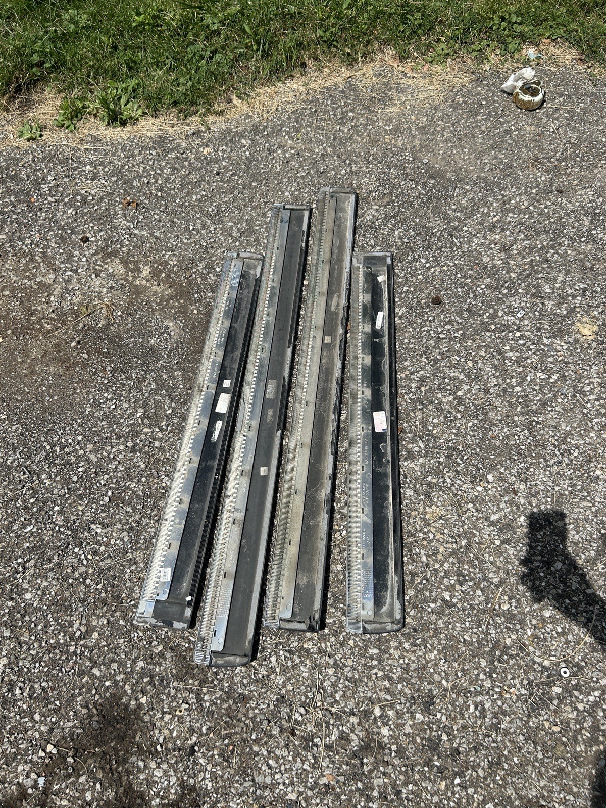 yukon XL suburban Door Molding Trim right left Black chrome OEM 2007 – 2014 OEM