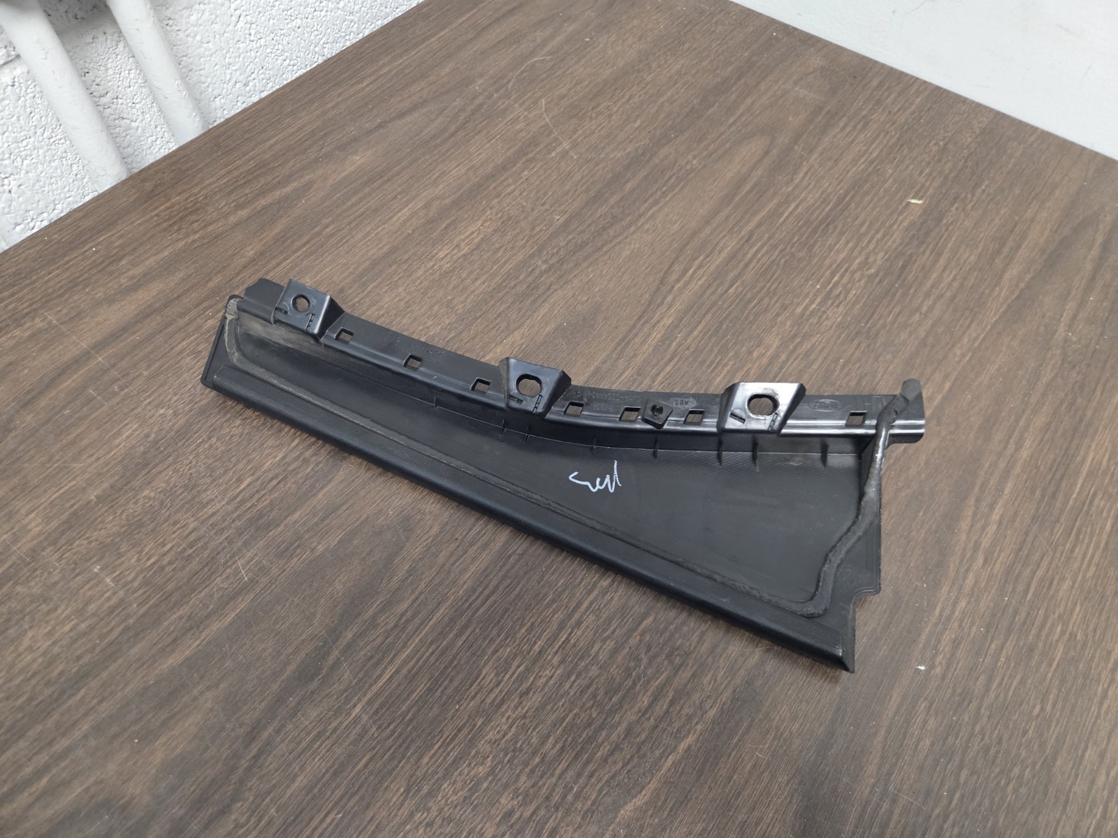 2013-2019 FORD ESCAPE REAR LEFT DOOR WINDOW PILLAR REARWARD APPLIQUE OEM