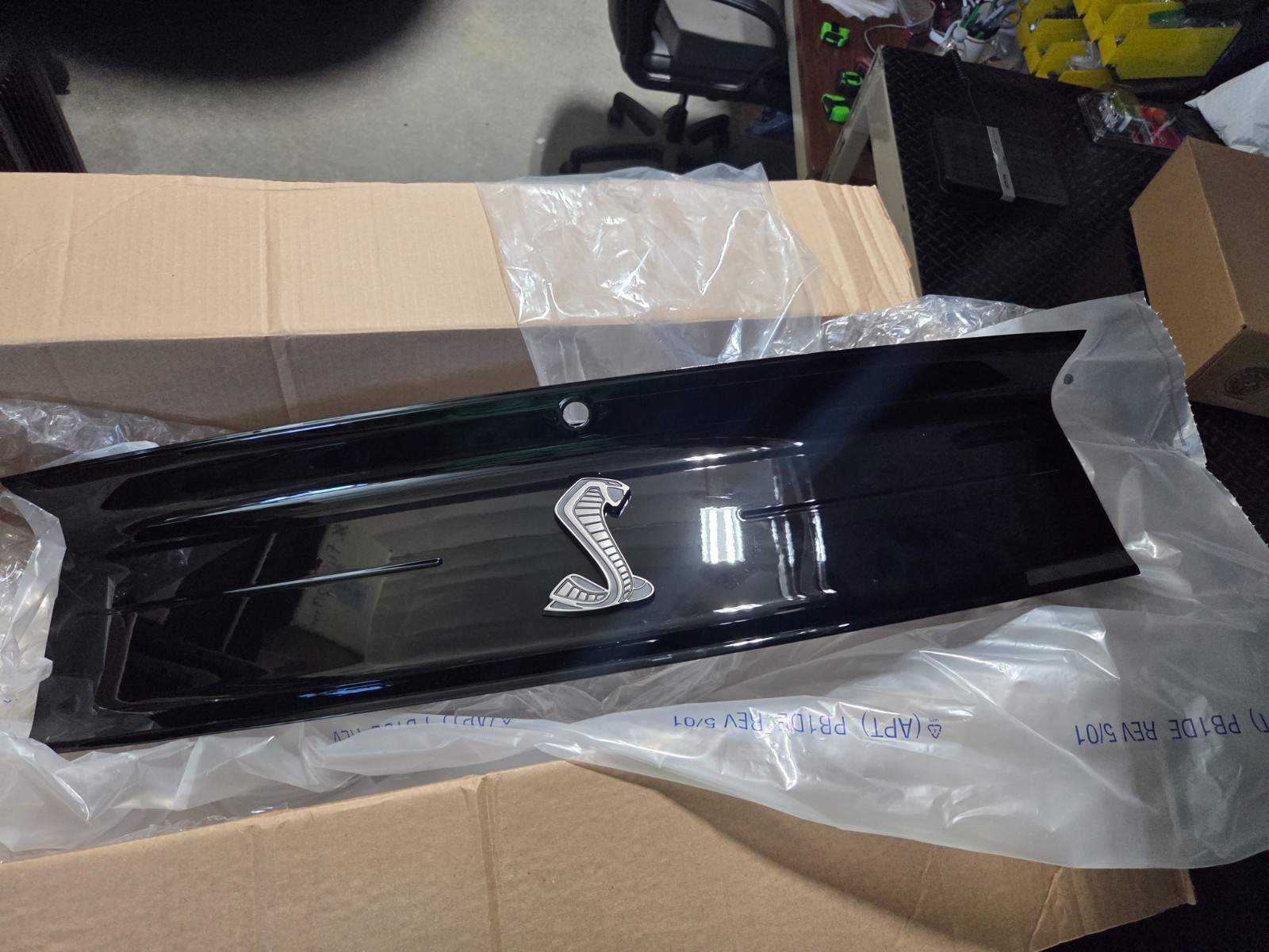 NEW OEM 2020 2022 Ford Mustang Shelby GT500 Deck Lid Finish Panel Emblem 2021
