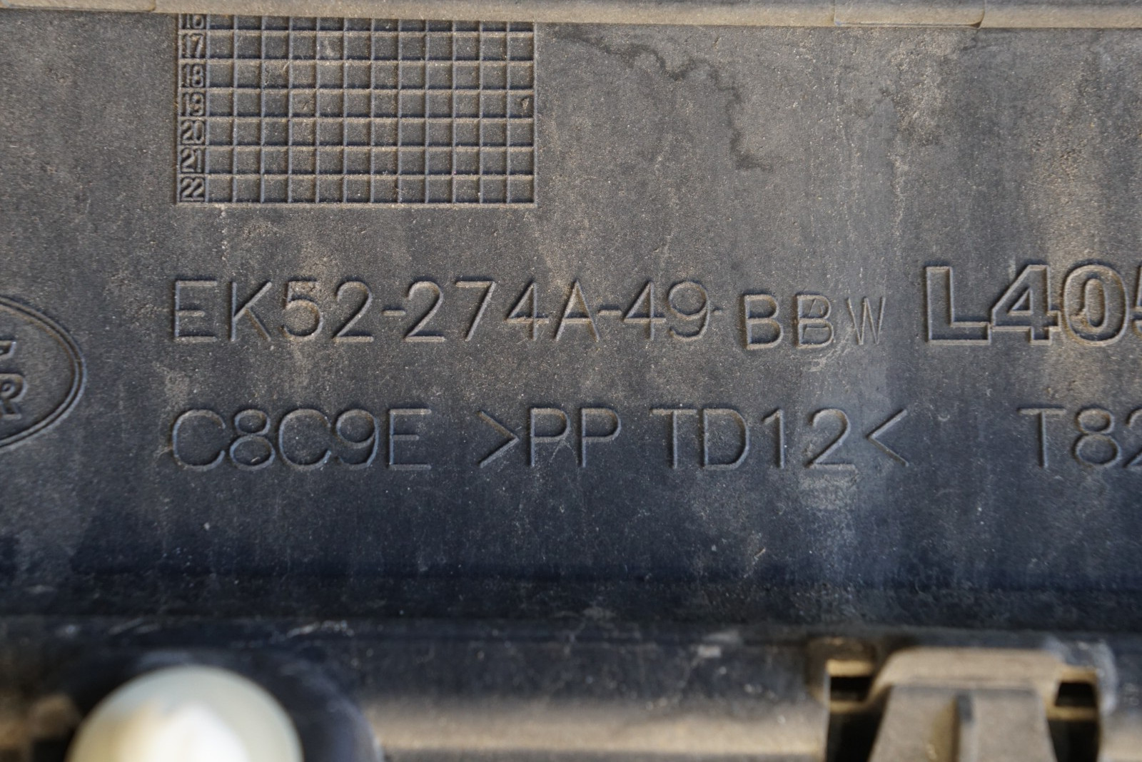 2013 – 2017 RANGE ROVER L405 LWB REAR LEFT BODY MOLDING OEM EK52-274A-49-BB