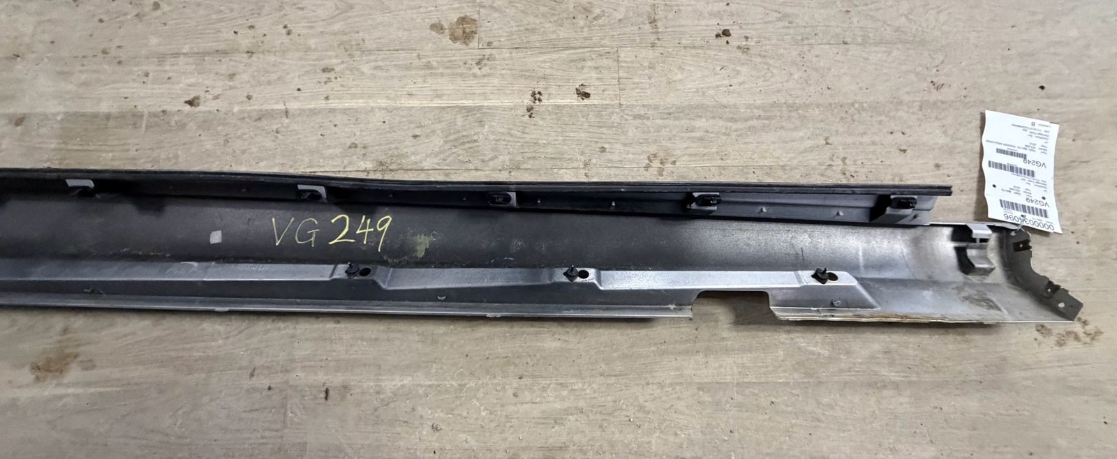2014-2018 Volvo S60 Left Rocker Moulding