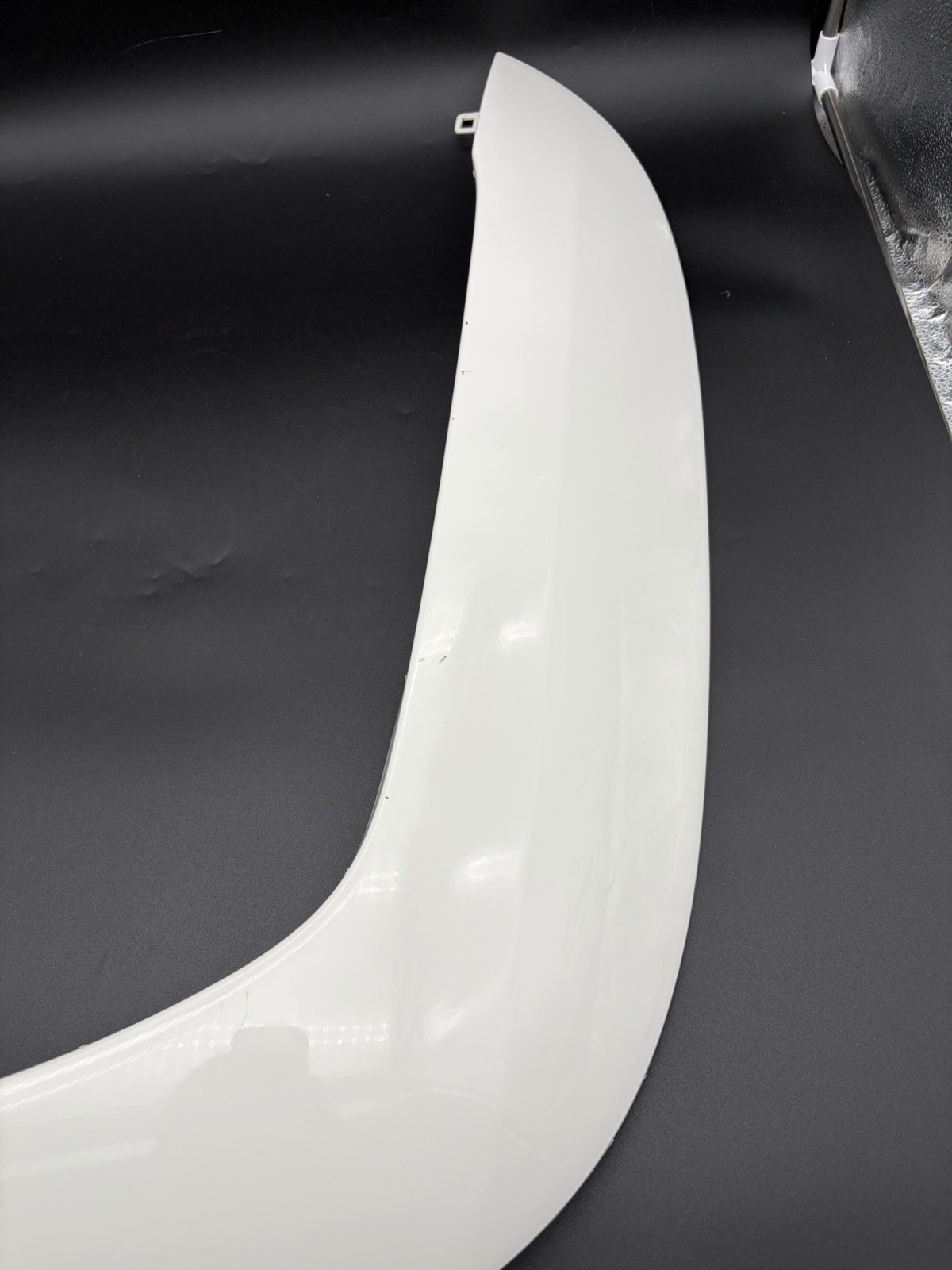 2003-2005 Toyota 4Runner Left Front Fender Flare Moulding Pearl White 53088