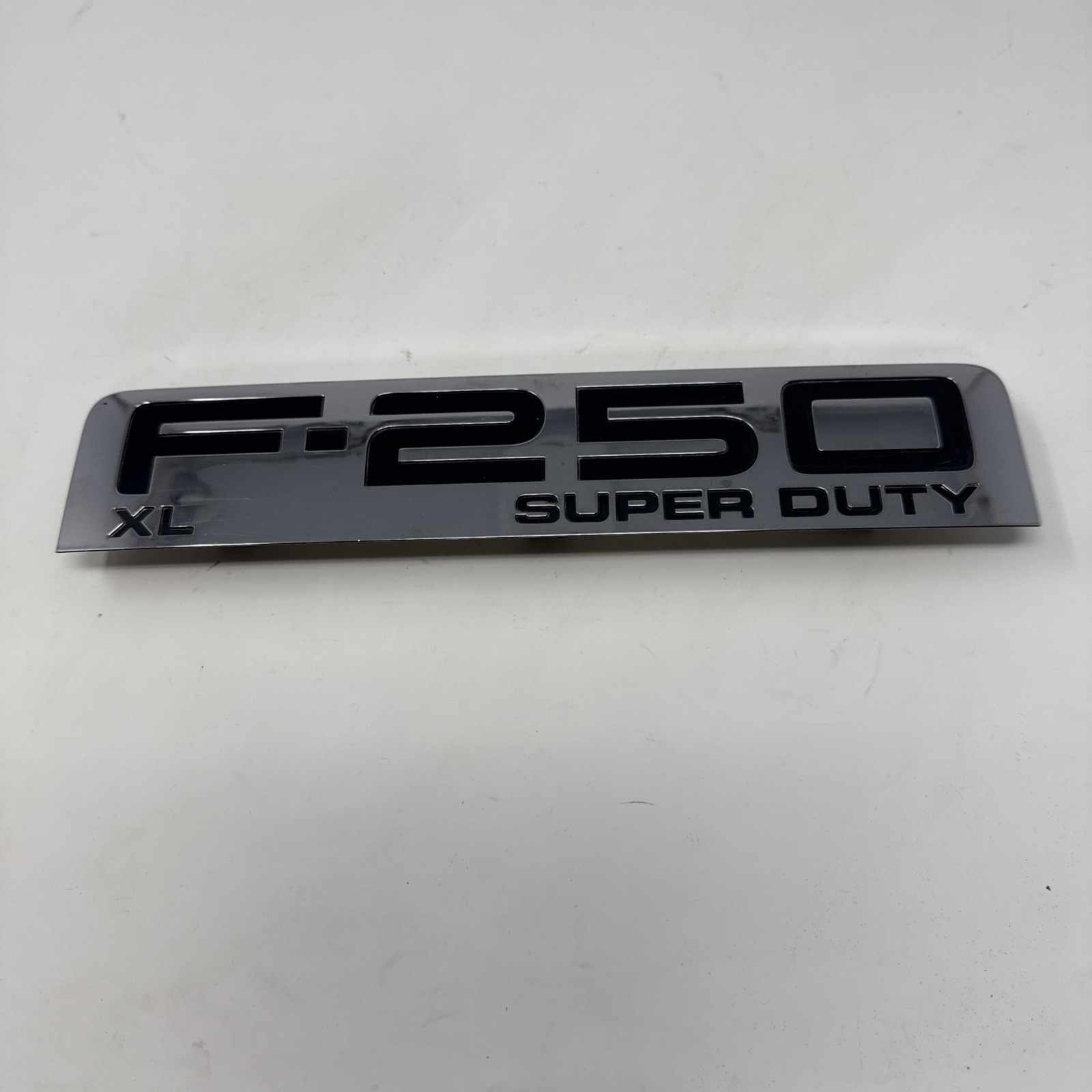 2008-2010 Ford F250 Super Duty XL Passenger Fender Emblem Badge Grille Trim OEM