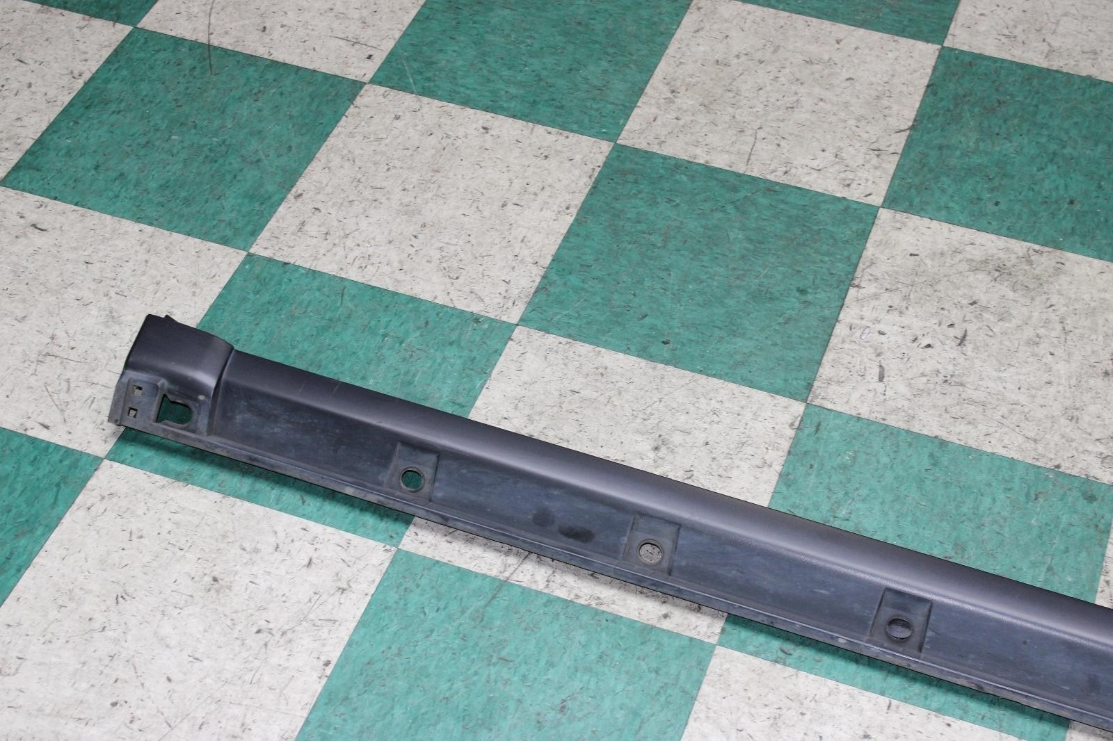 10-24 4 Runner Black Passenger Right RH Side Skirt Rocker Molding Unit OEM OE OE