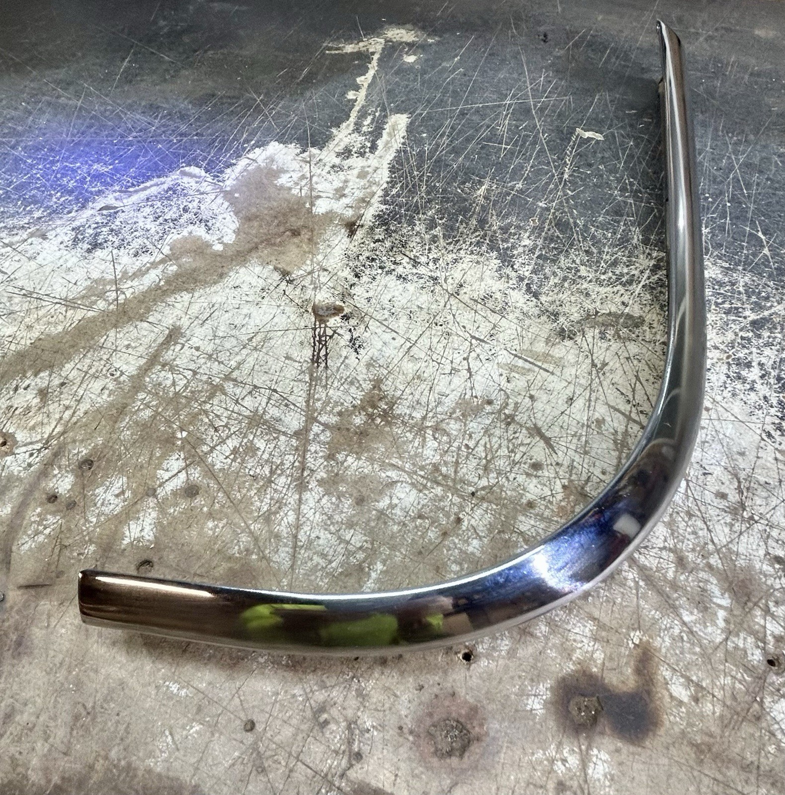 1958 PONTIAC “STAR CHIEF” & “BONNEVILLE” L. REAR 1/4 LOWER WRAPA ROUND TRIM A+