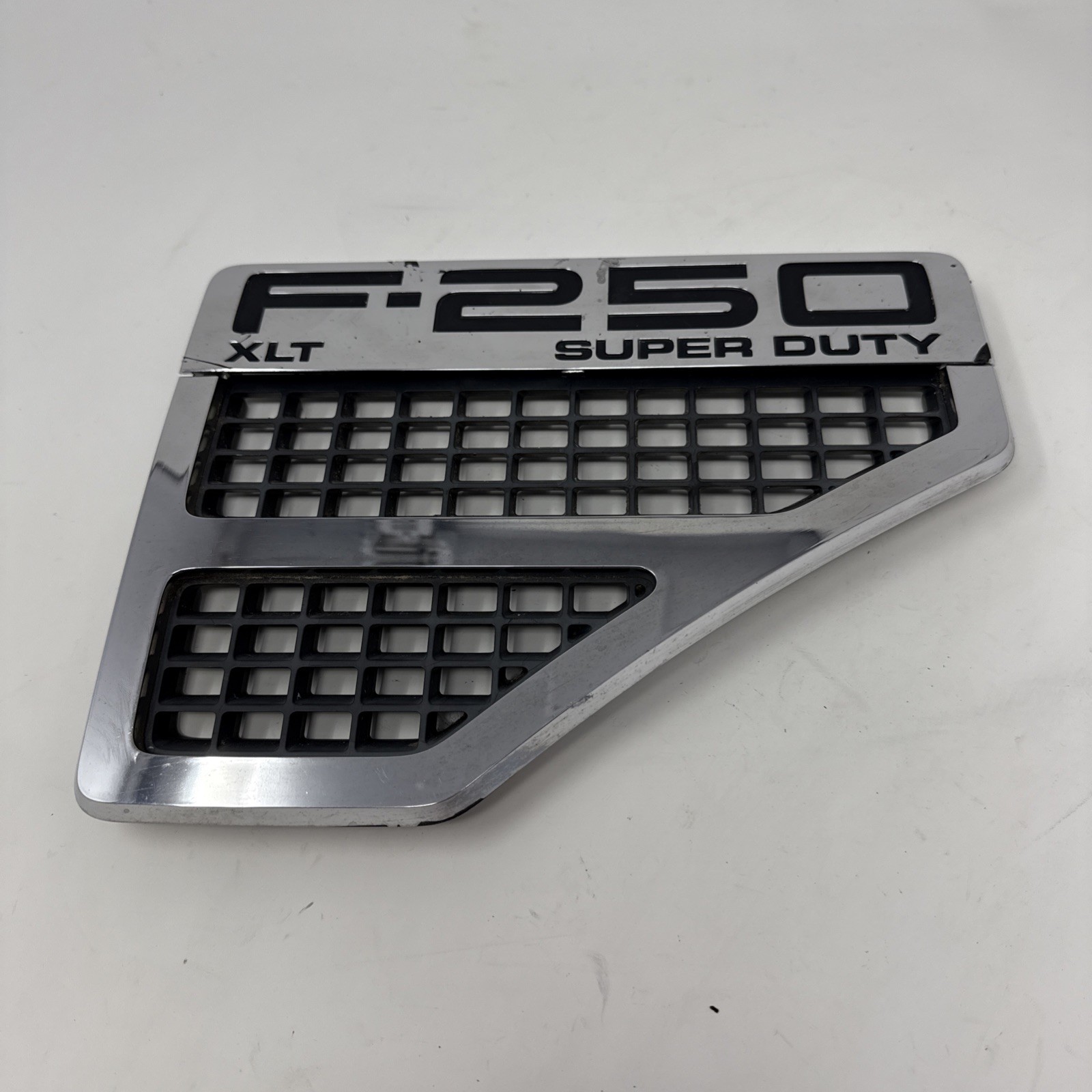 2008-2010 Ford F250 Super Duty XL Passenger Fender Emblem Badge Grille Trim OEM