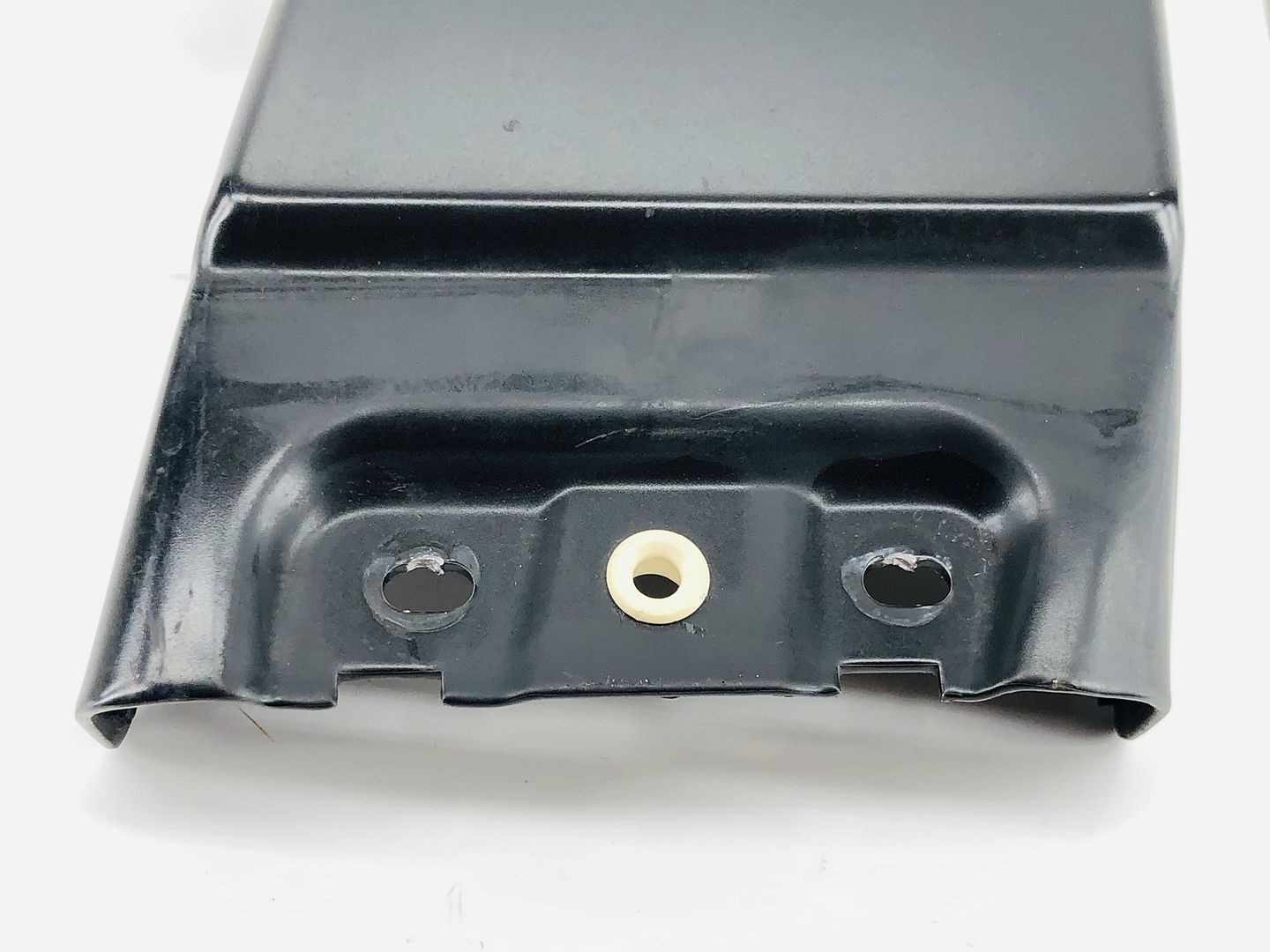 04-10 VOLKSWAGEN TOUAREG FRONT LEFT DRIVER SIDE DOOR PILLAR MOLDING OEM