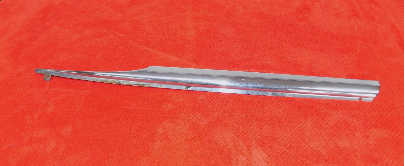 195O – 1953 CADILLAC ROADMASTER OLDS BUICK CONVERTIBLE RH QUARTER BELTLINE TRIM