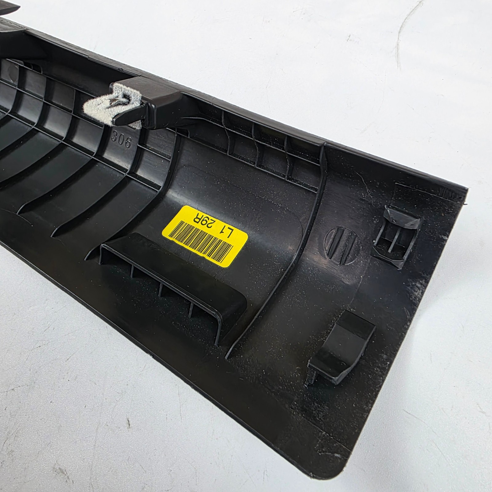 16-19 Hyundai Sonata Hybrid Front Right Door Sill Scuff Plate 85881-C1000 OEM