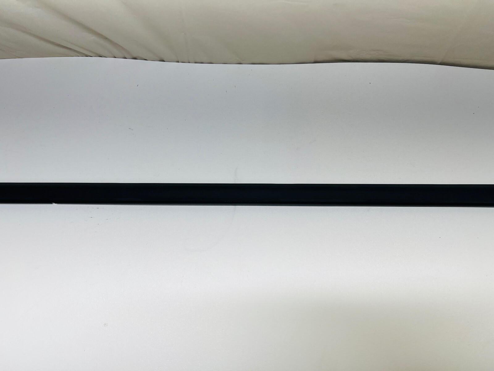 2016 2017 2018 2019 CHEVY VOLT FRONT RIGHT WINDOW BELT MOLDING OEM 23114914