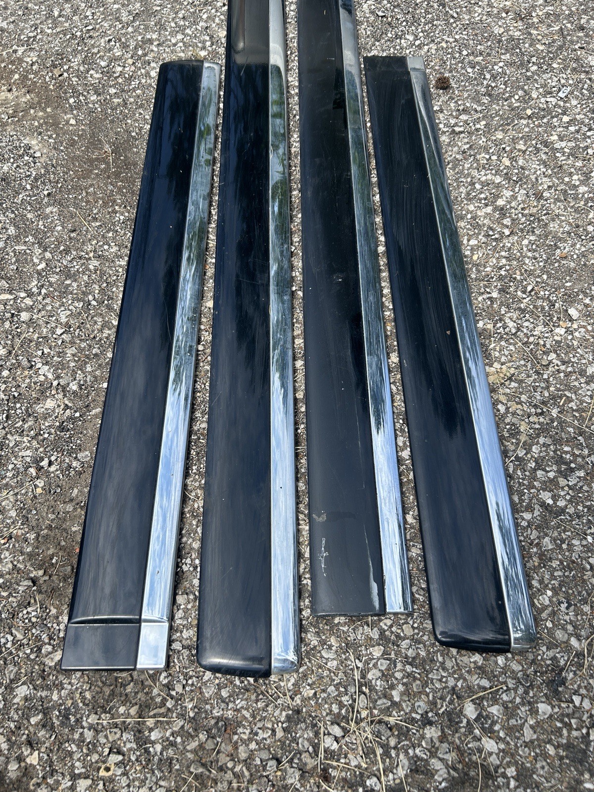 yukon XL suburban Door Molding Trim right left Black chrome OEM 2007 – 2014 OEM