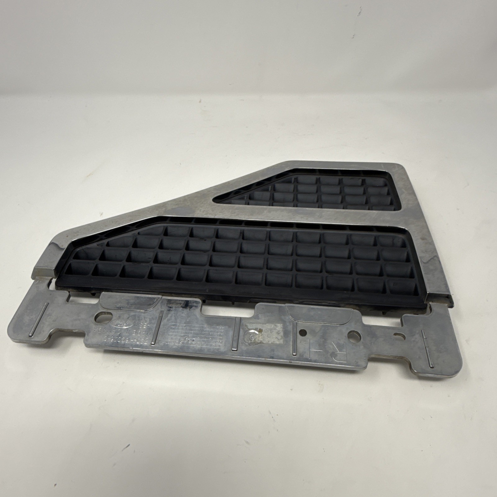 2008-2010 Ford F250 Super Duty XL Passenger Fender Emblem Badge Grille Trim OEM