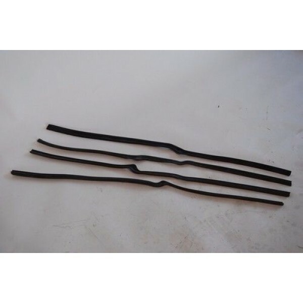Mercedes Benz W114 W115 Door B Pillar Rubber seals Brand New Product 4 Pieces