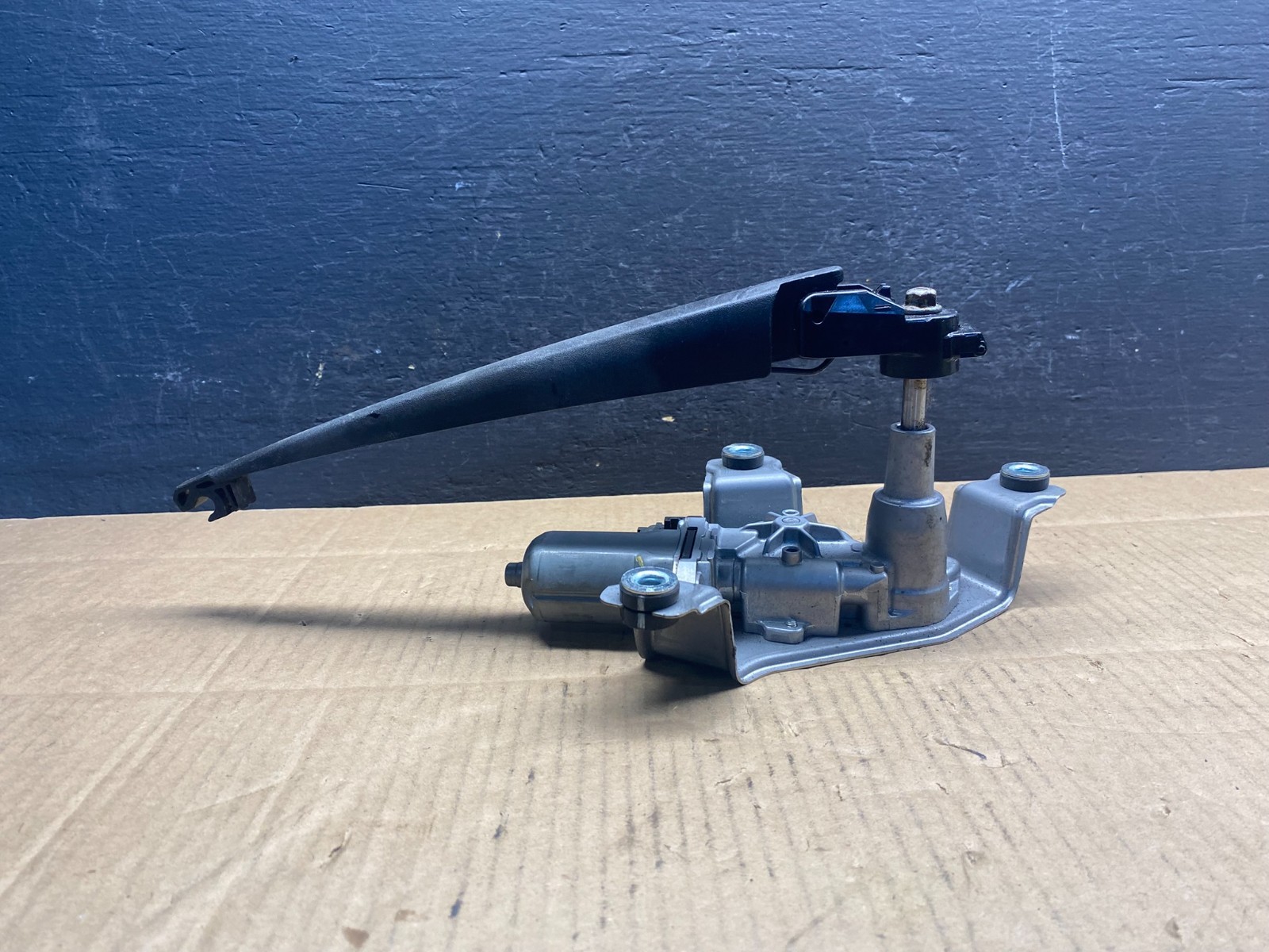 2014-2018 Jeep Cherokee Tailgate Back Door Rear Wiper Motor Wiper ad5071 DG