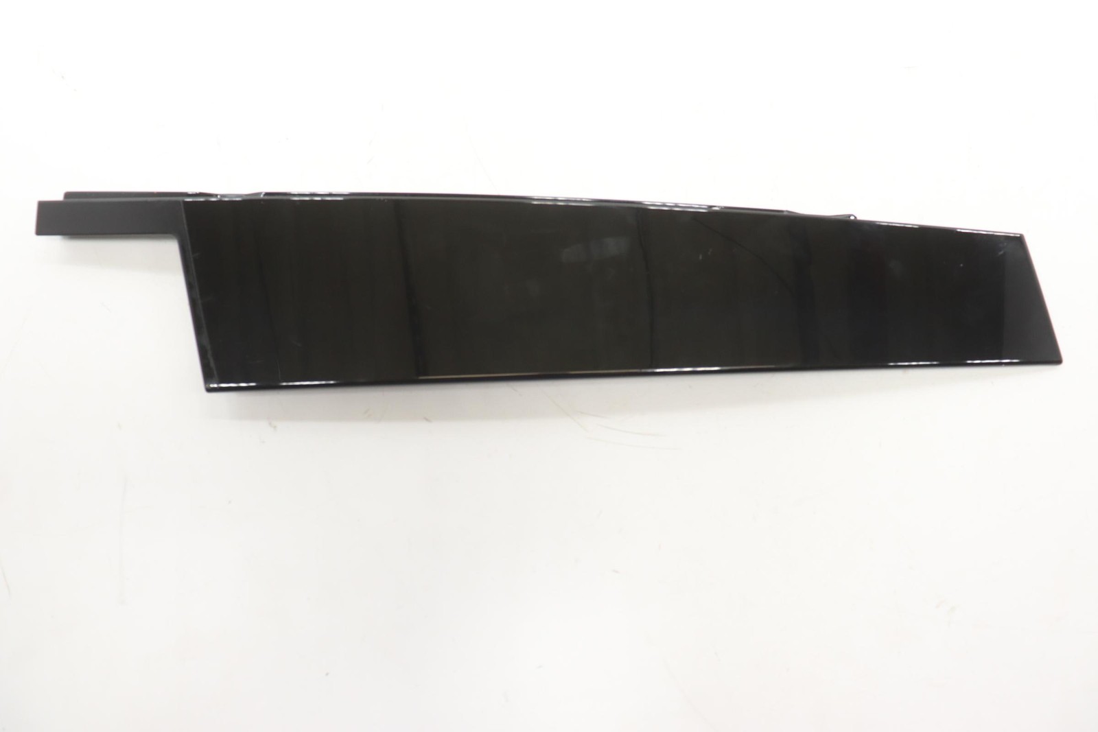 2016 – 2022 MERCEDES GLC300 X253 FRONT LEFT SIDE DOOR APPLIQUE MOLDING OEM