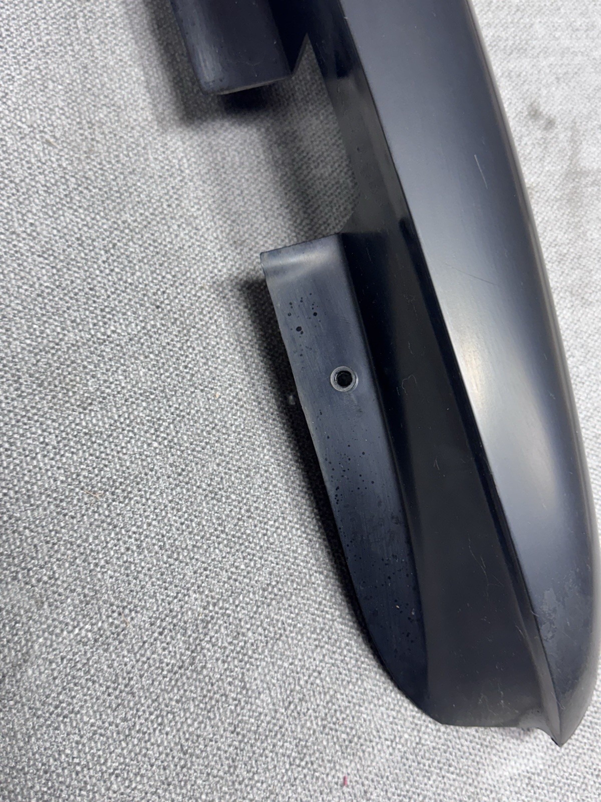 92-99 REAR D PILLAR CHEVROLET GMC SUBURBAN TAHOE YUKON TRIM MOLDING BARNDOOR OBS