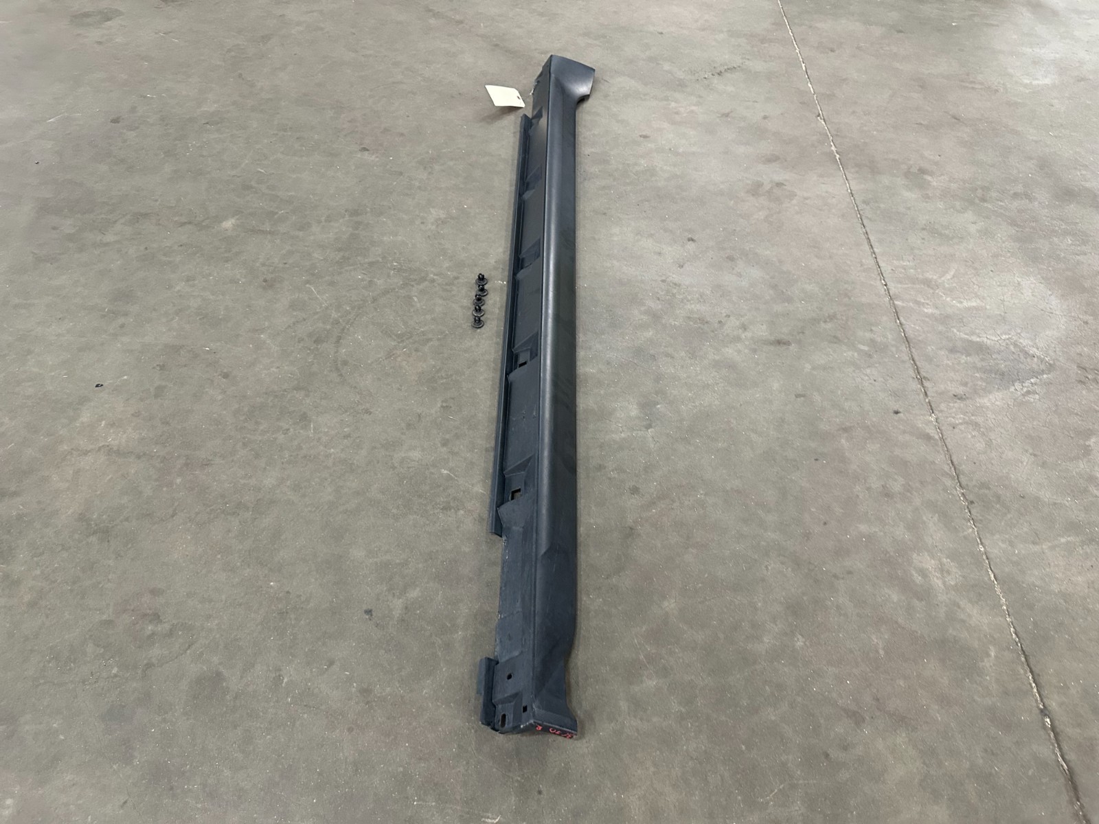 13-17 SUBARU CROSSTREK RIGHT LOWER SKIRT SIDE ROCKER PANEL MOLDING, OEM LOT3670