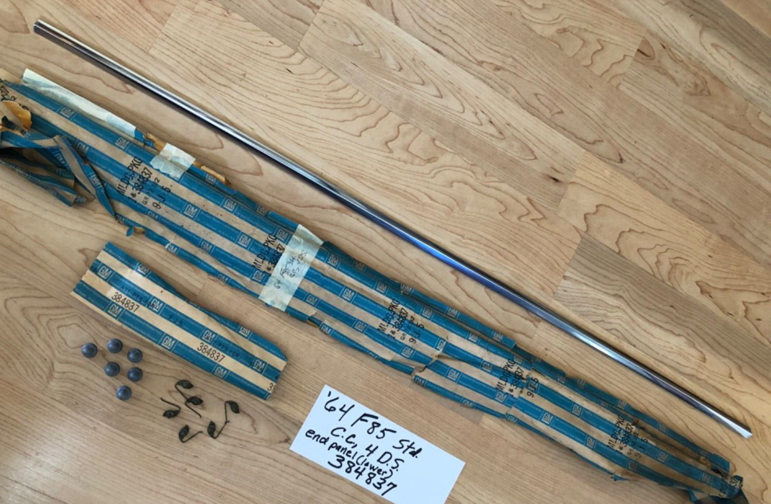 1964 F85 C.C., 4 D.S. New Other End Panel (Lower) Trim Molding-384837-Olds GM