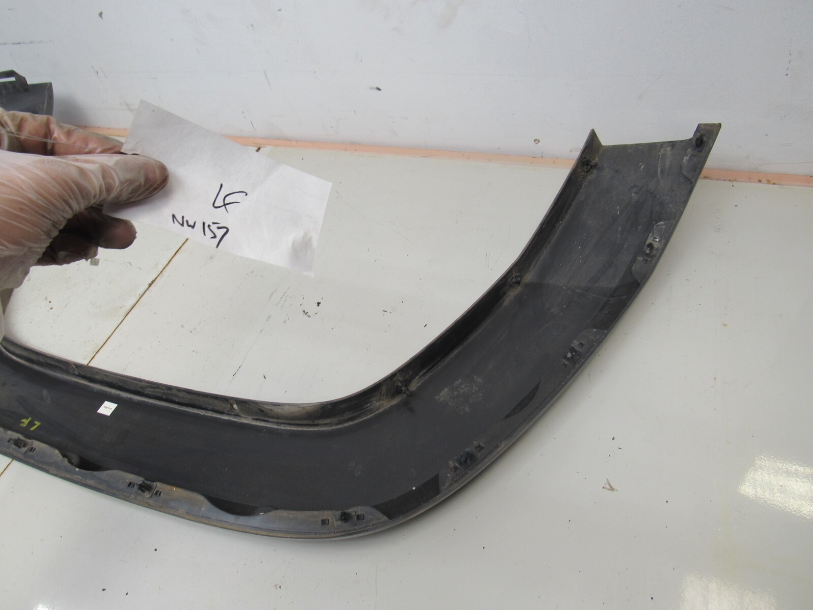 Fender Flare COMMANDER 2006 2010 Left Driver Front Wheel Opening Applique Trim