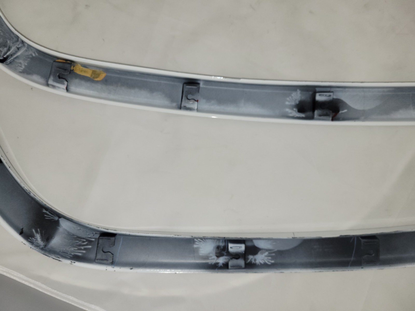 OEM 16-21 for Jeep Grand Cherokee LH & RH Front Wheel Flare Molding Bright White