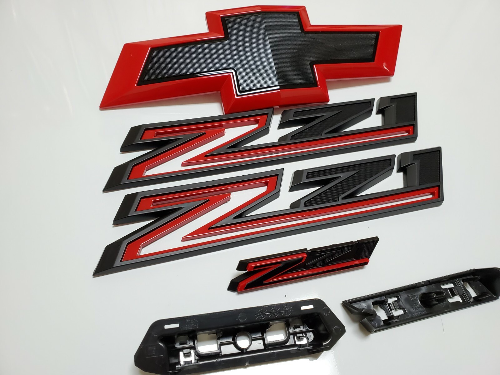 2019-2021 Chevrolet Silverado 1500 Bowtie & Grille & Fender Z71 Emblem Black Red
