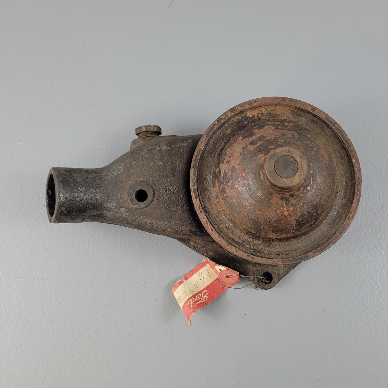 1941 Ford Super Deluxe 6 cyl Flathead Water Pump 1GA-8501 Fomoco