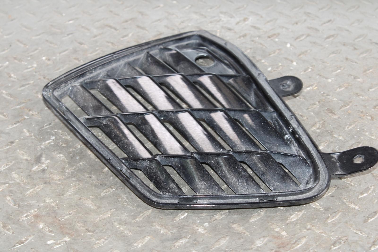 20-24 Corvette Black Rear Bumper Passenger Right RH Grill Panel OEM OE WTY