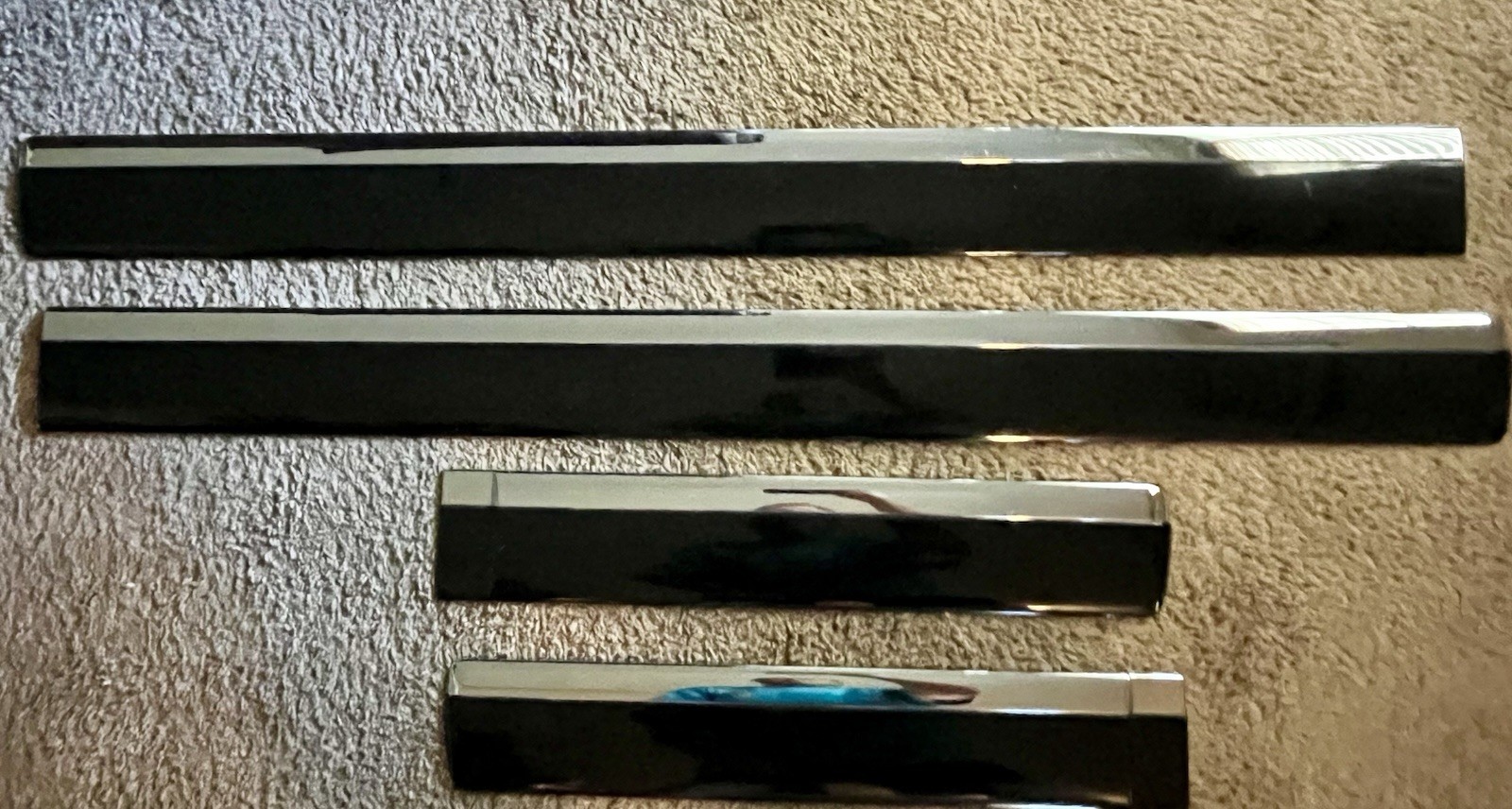 2007-2014 GMC Yukon Door Moldings Black w/ Chrome Trim