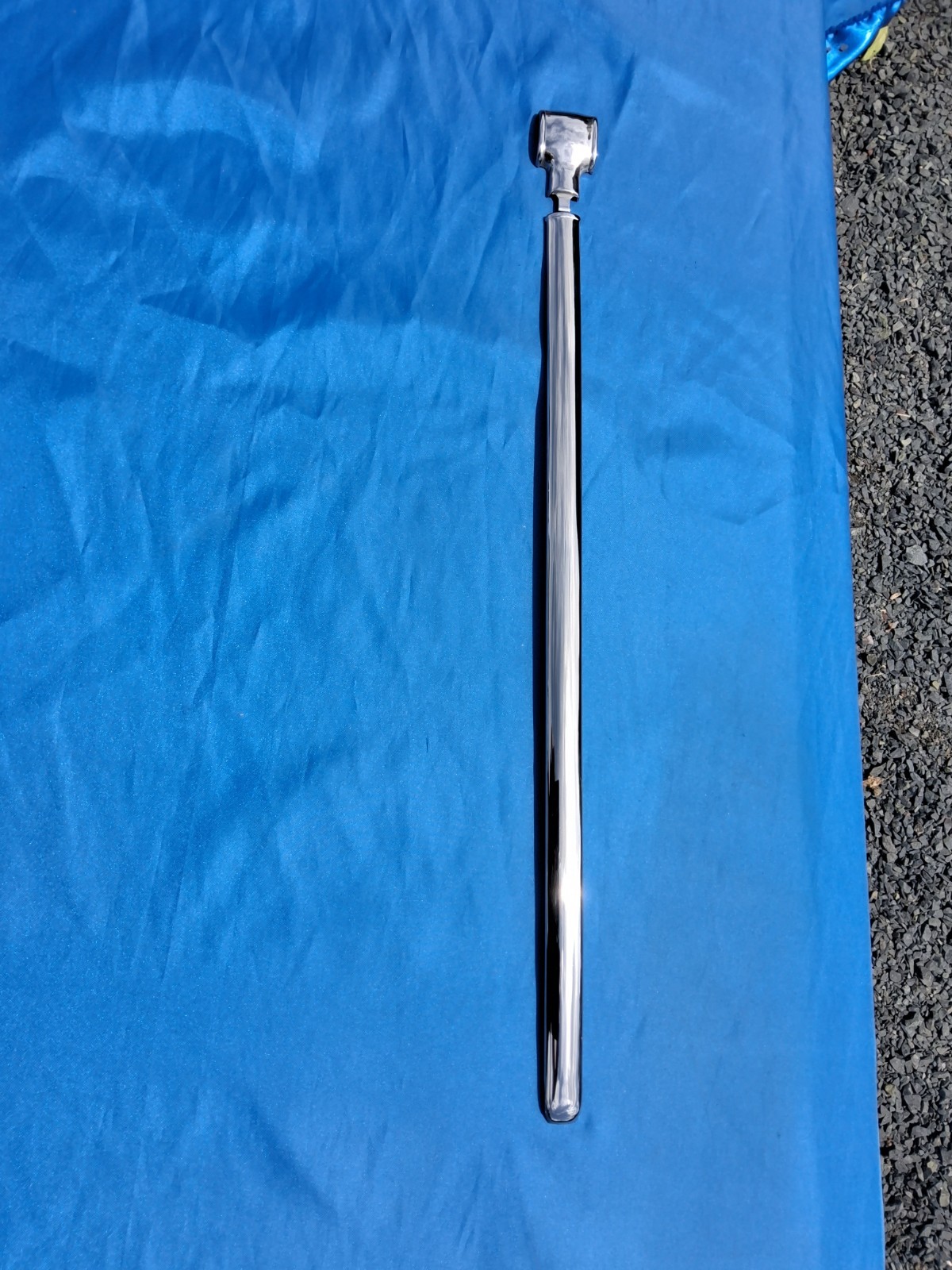1949 1950 1951 1952 Chevrole Pontiac.Front center window trim show
