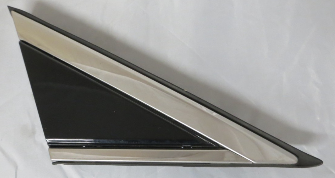 2010-2016 Cadillac SRX – Front Fender Access Cover Molding (RH)