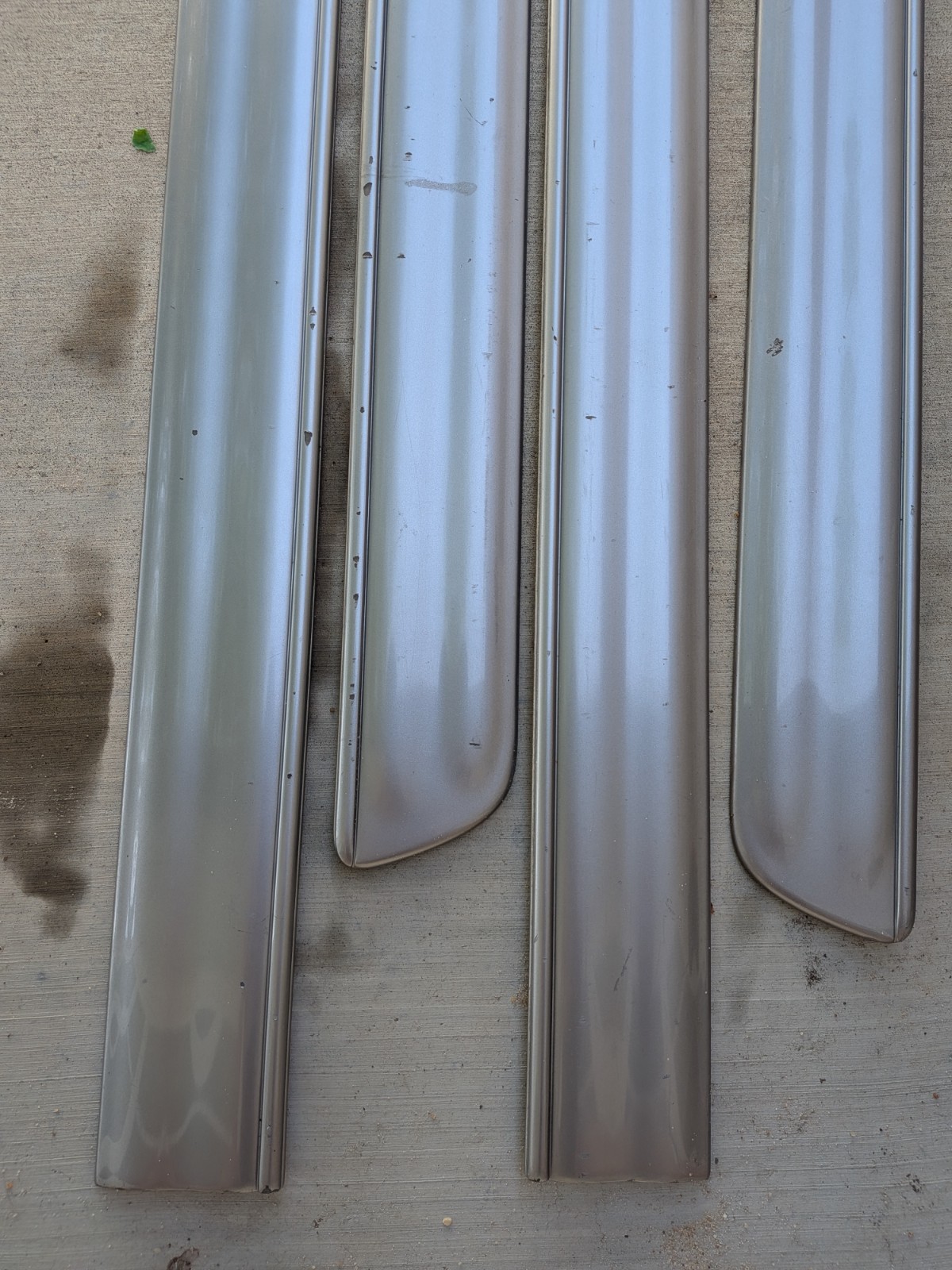 01-07 Toyota Sequoia Door Body Side Molding Full Set 4pc Silver 1D6 OEM