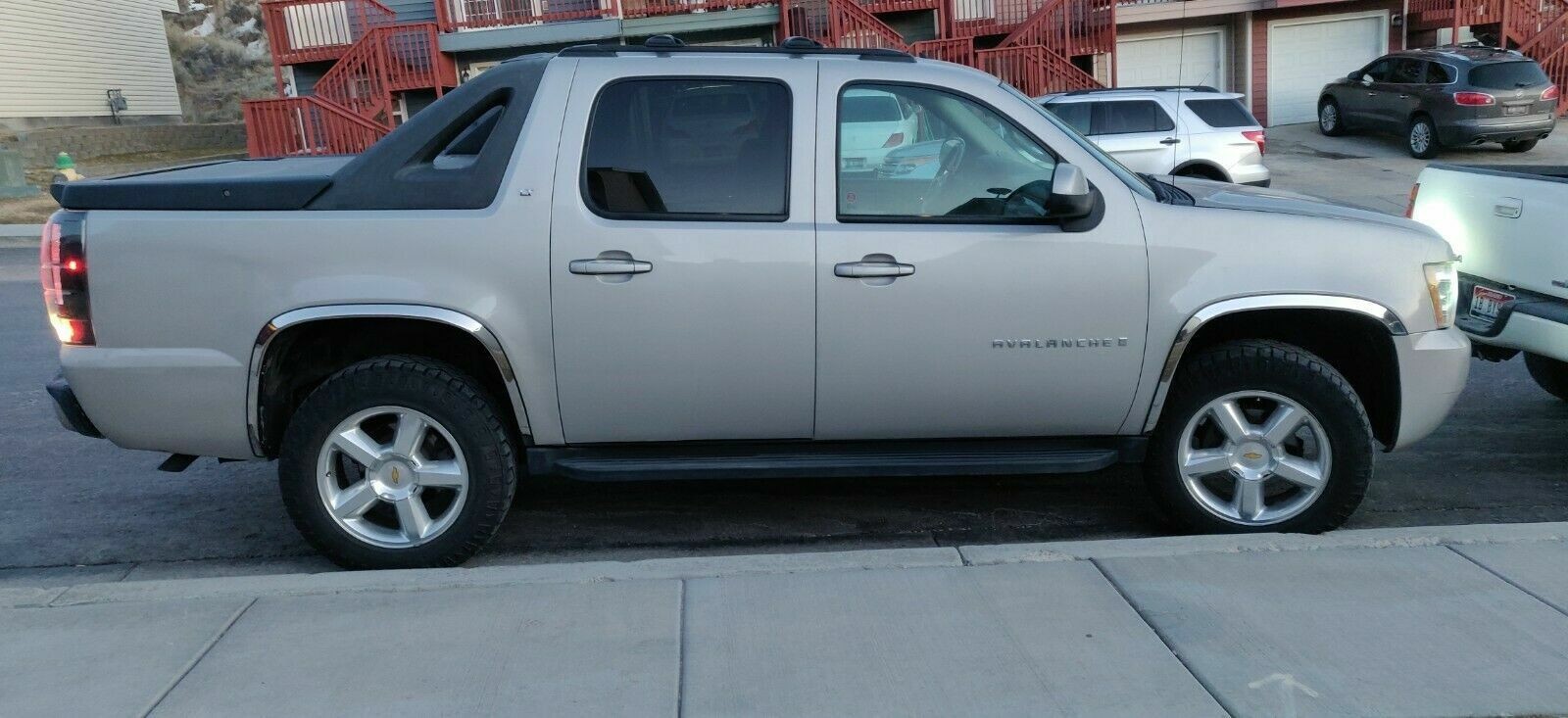 FENDER TRIM FOR 07-14 Chevy Suburban Avalanche Yukon XL Matte Black Flares