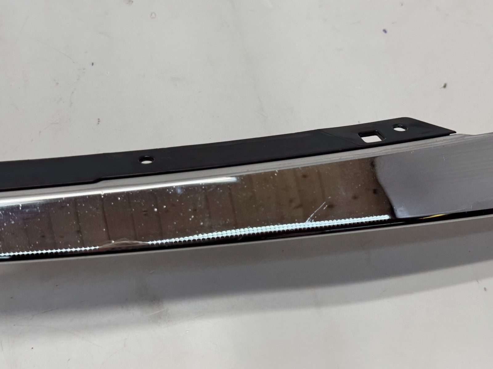 16-19 Honda Civic Passenger Front Grille Extension Molding Right 71124-TBA-A01